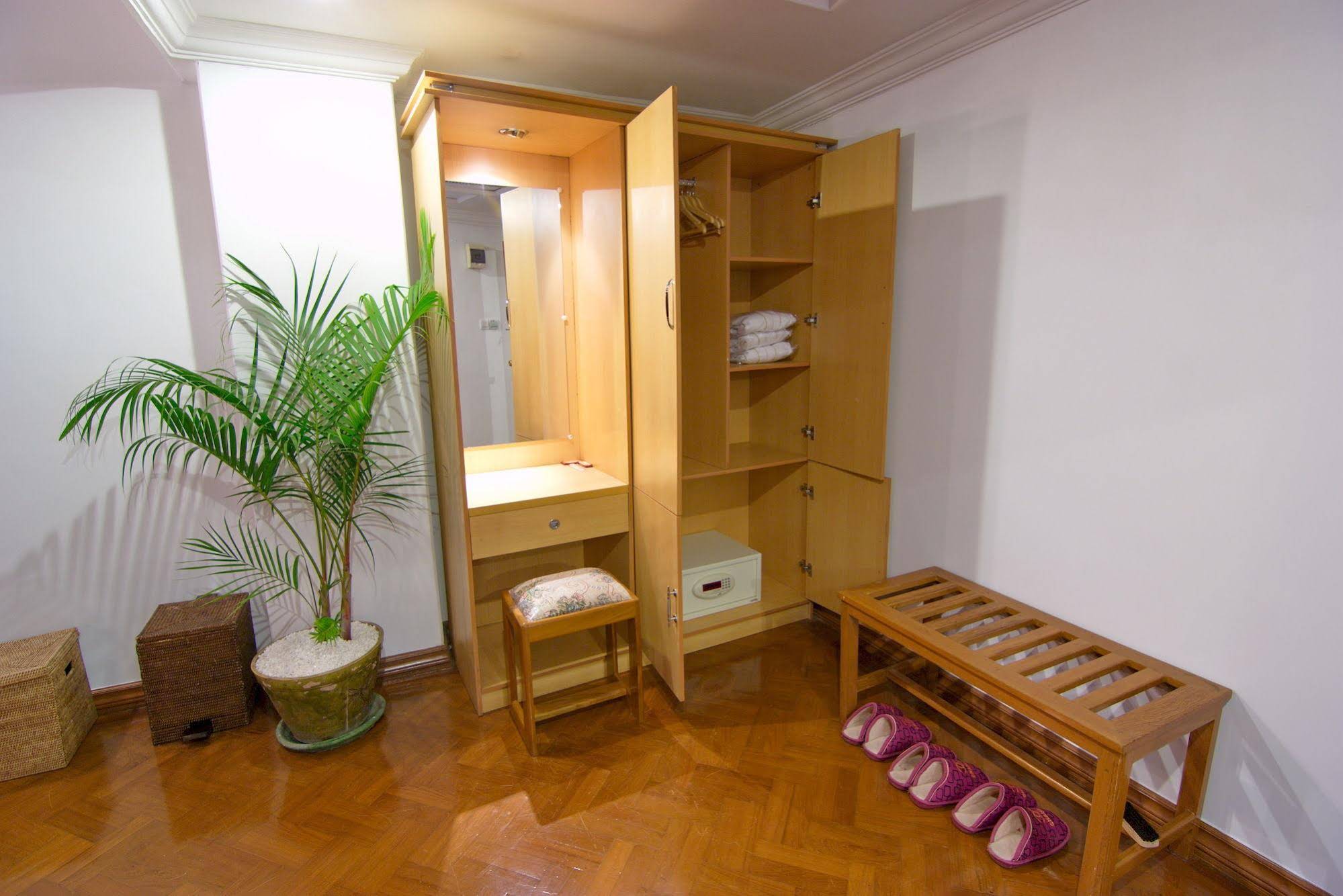 Hotel Mandalay