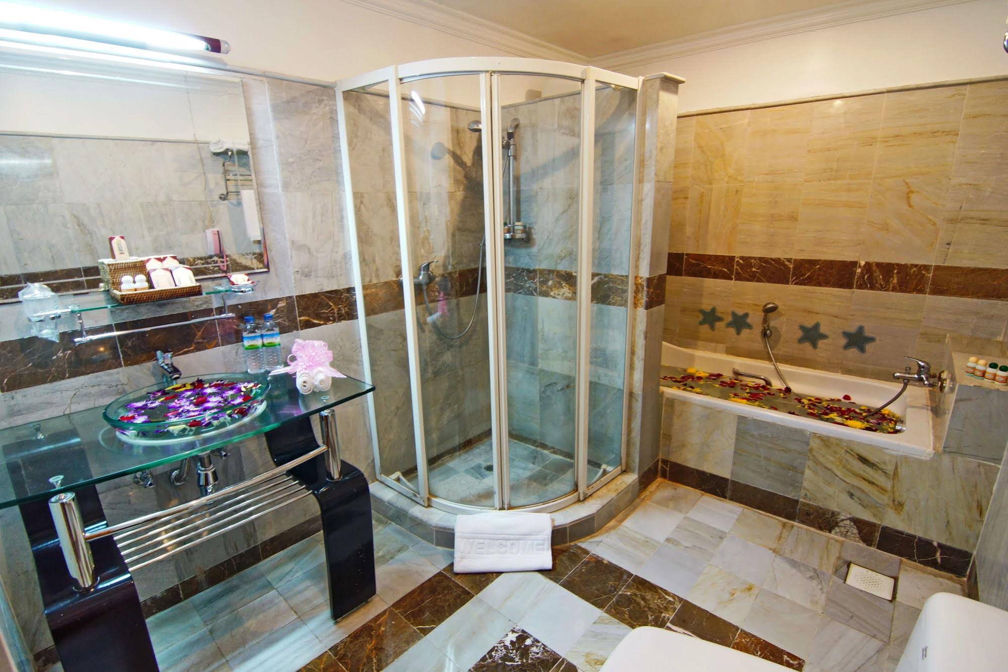 Hotel Mandalay