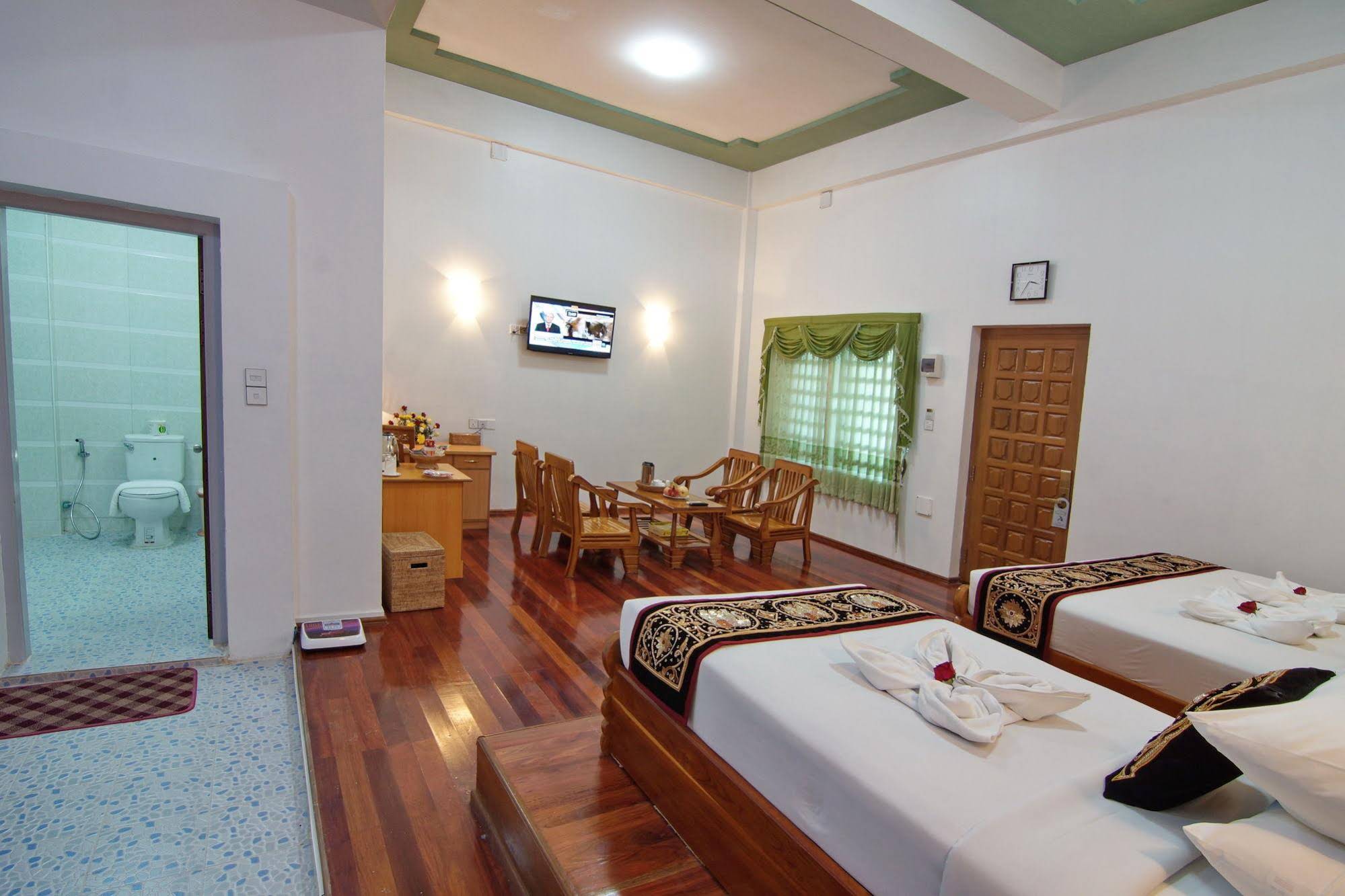 Hotel Mandalay