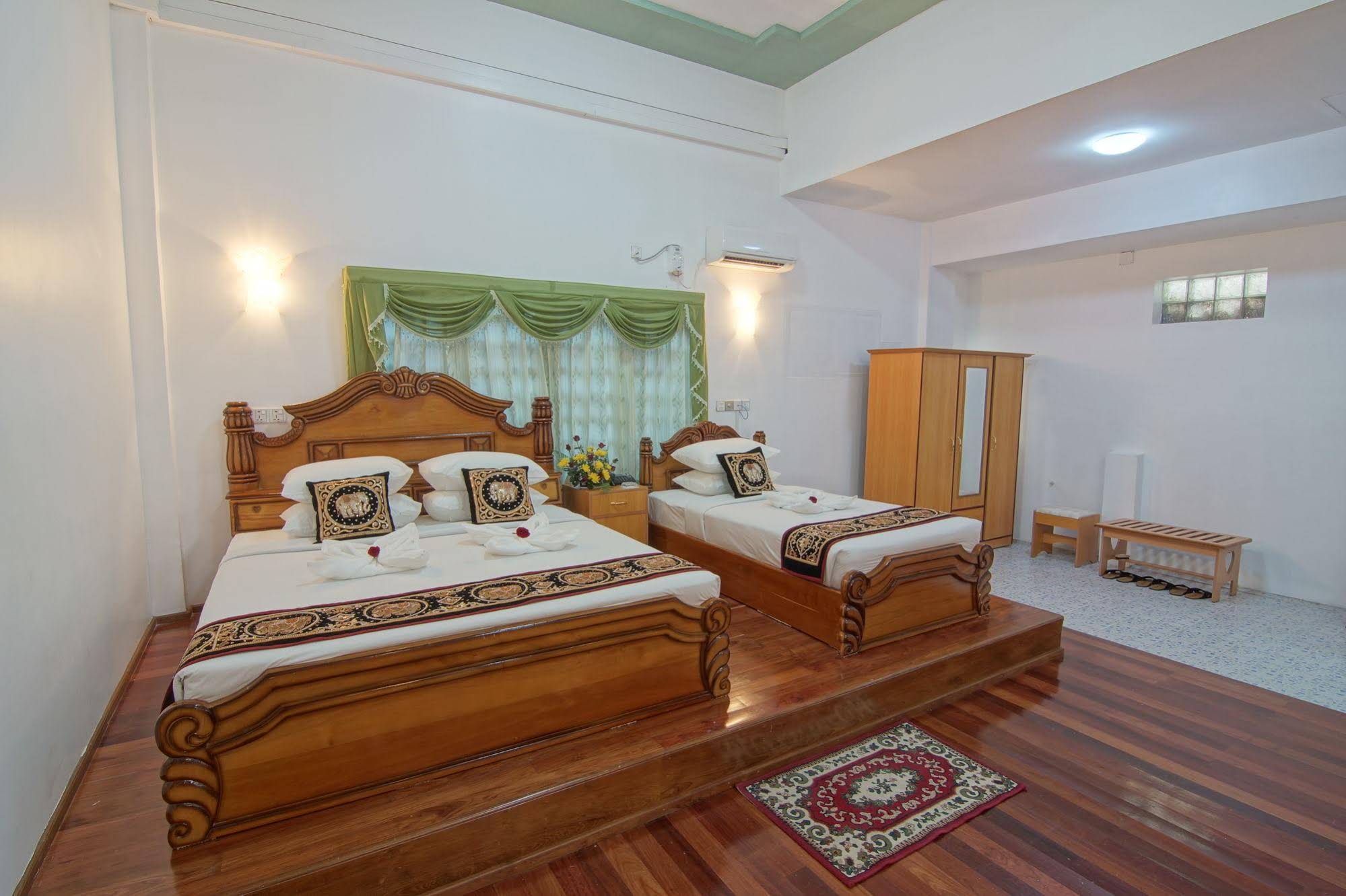 Hotel Mandalay