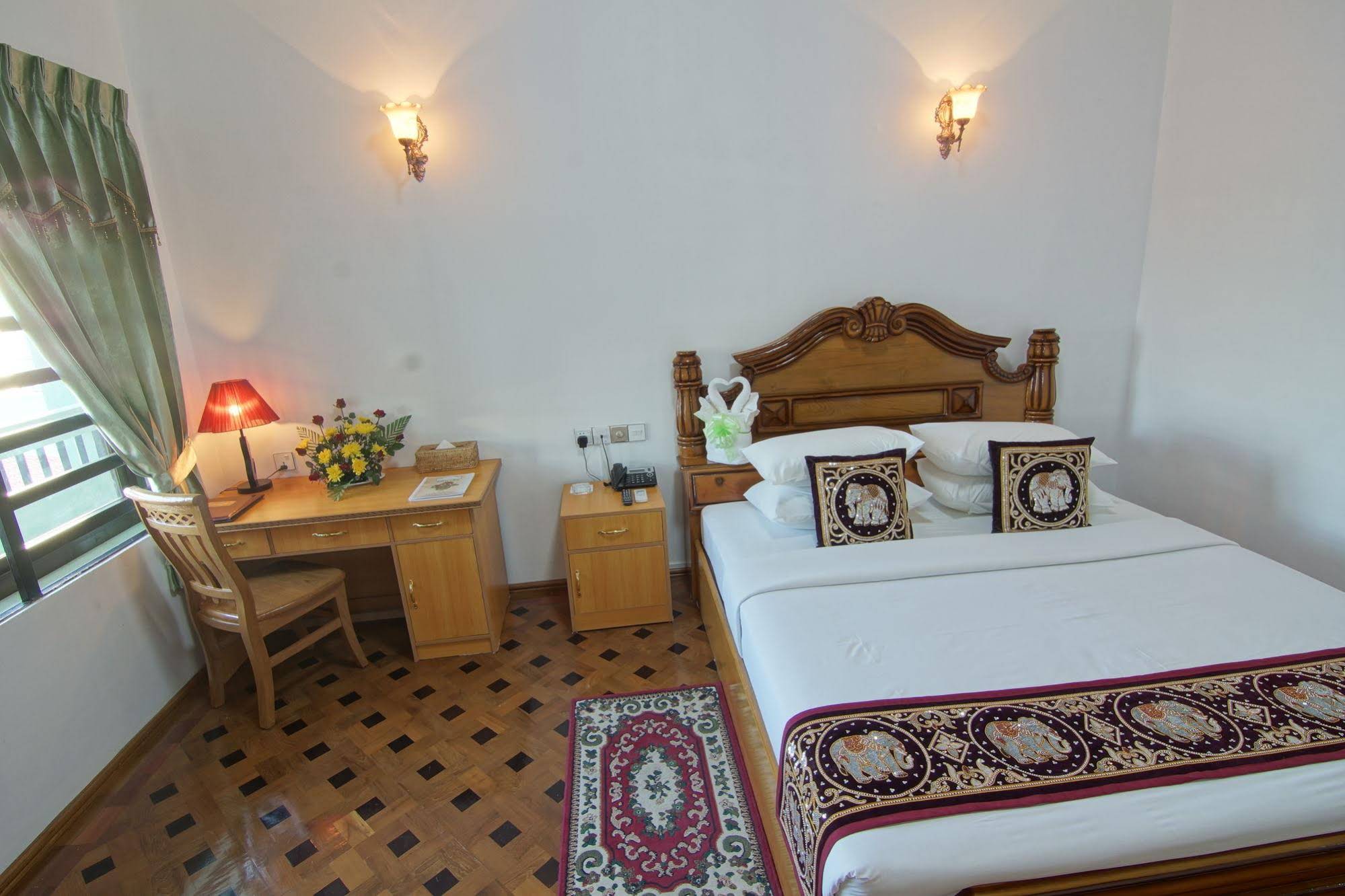 Hotel Mandalay