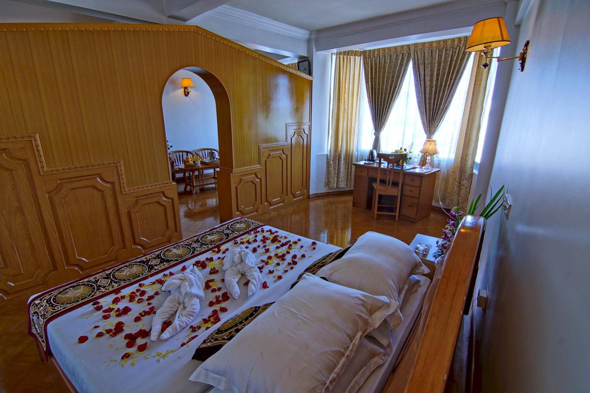 Hotel Mandalay