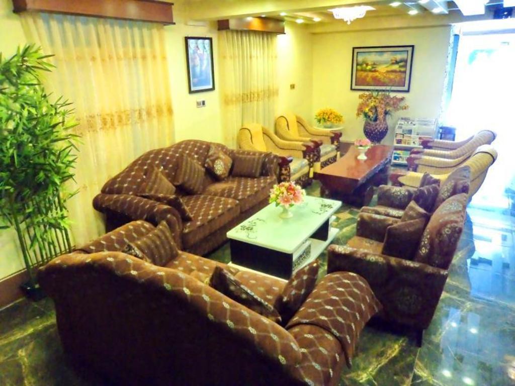 Hotel Sahara