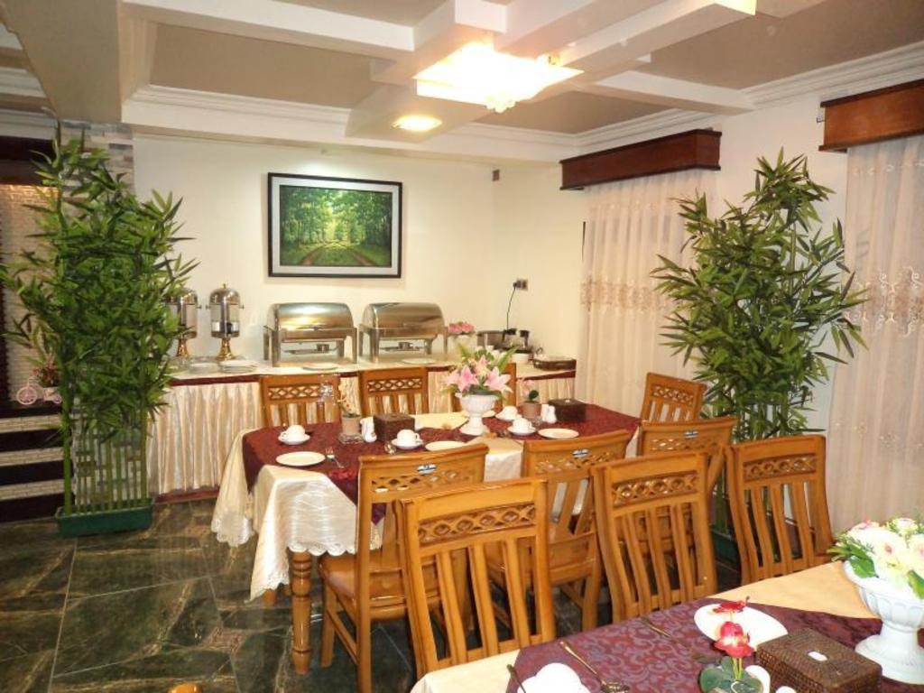 Hotel Sahara