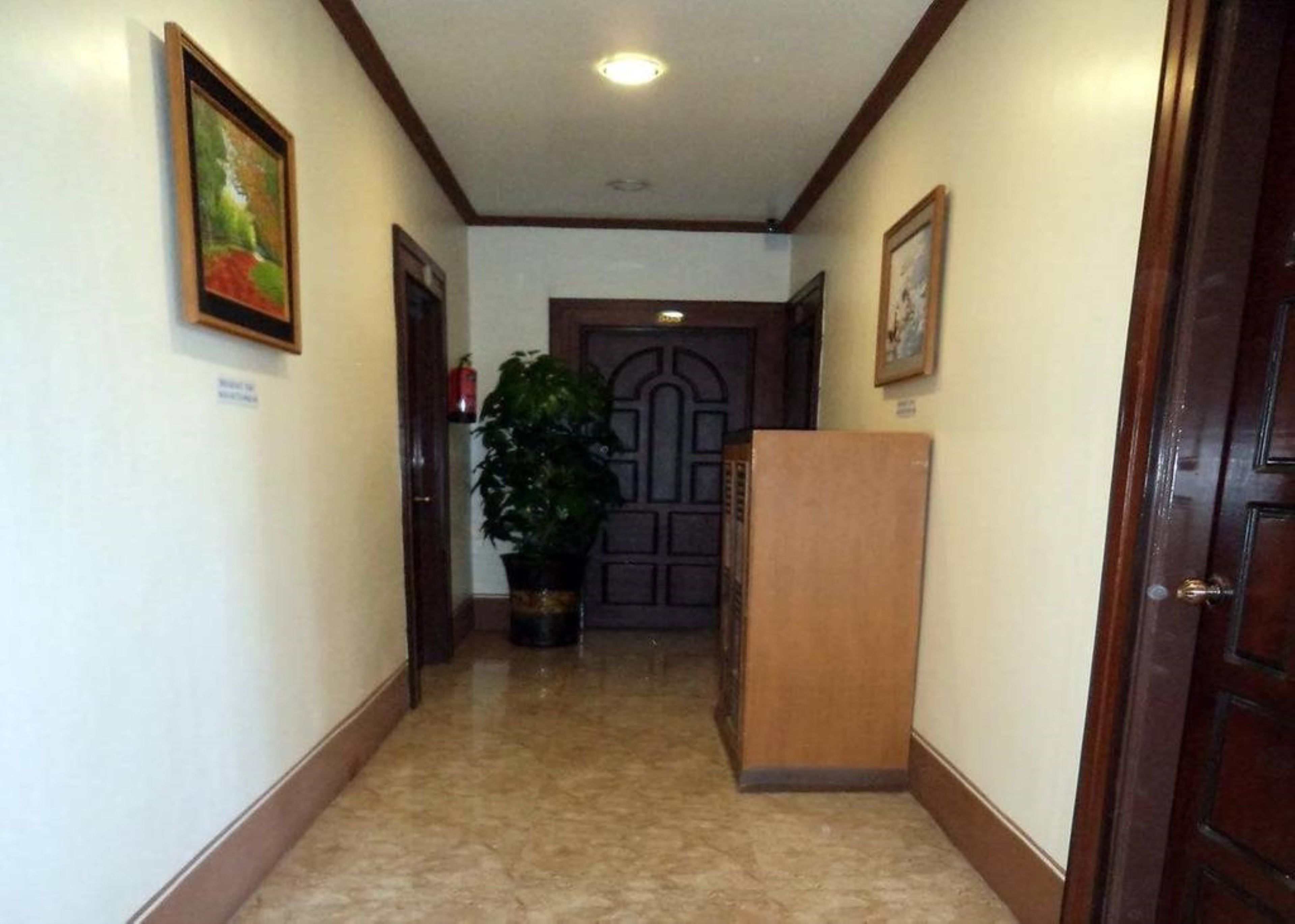 Hotel Sahara