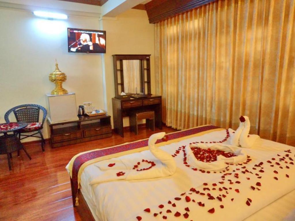 Hotel Sahara