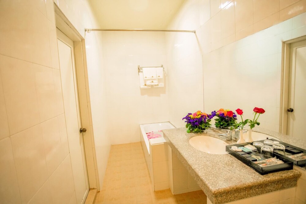 Mandalay E-outfitting Boutique Hotel