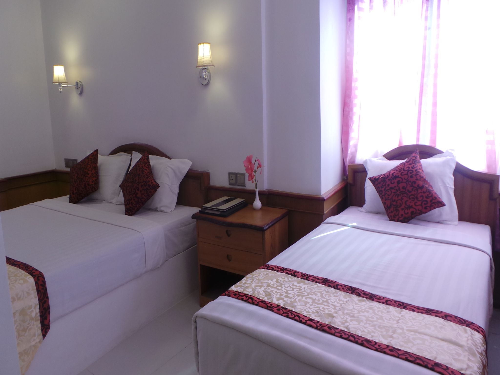 Mandalay White House Hotel