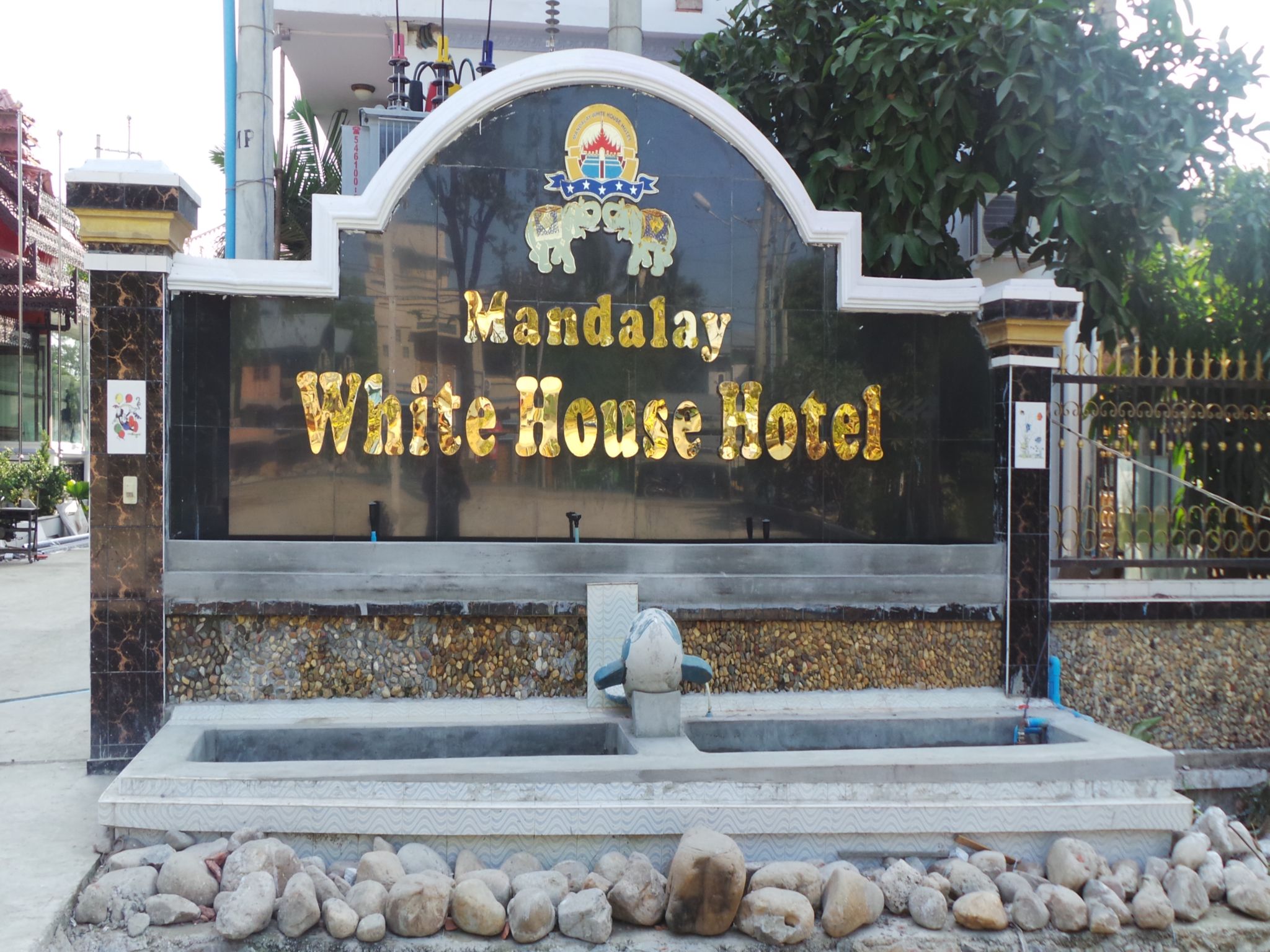 Mandalay White House Hotel