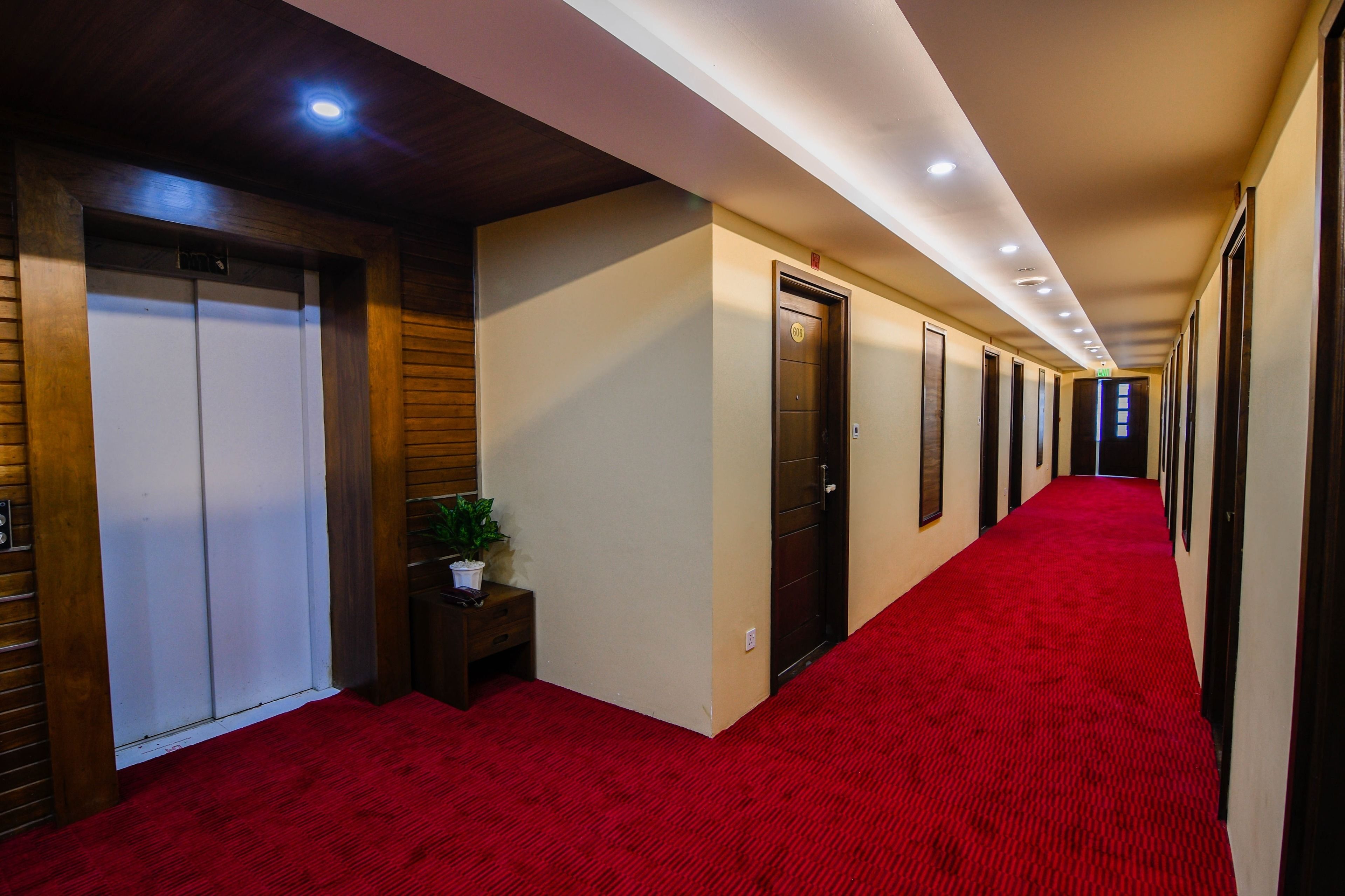 New Wave Hotel