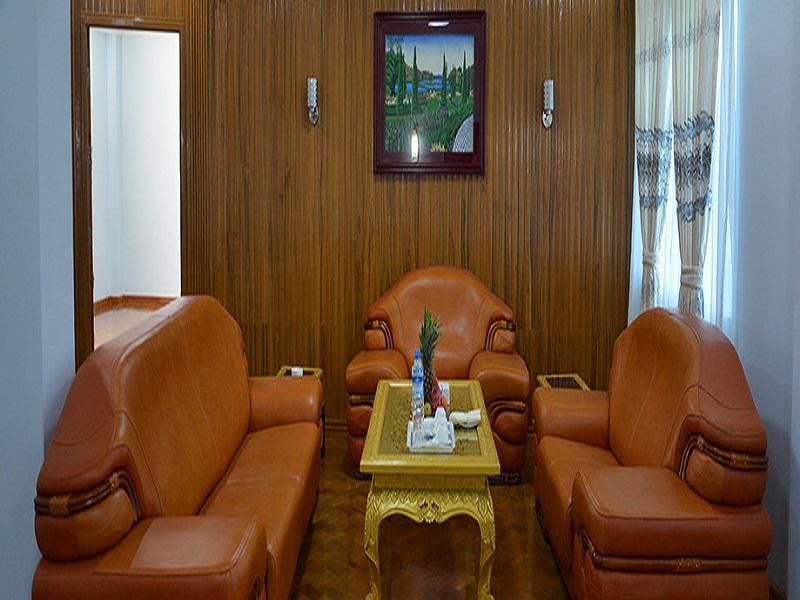 Famous Parami Hotel