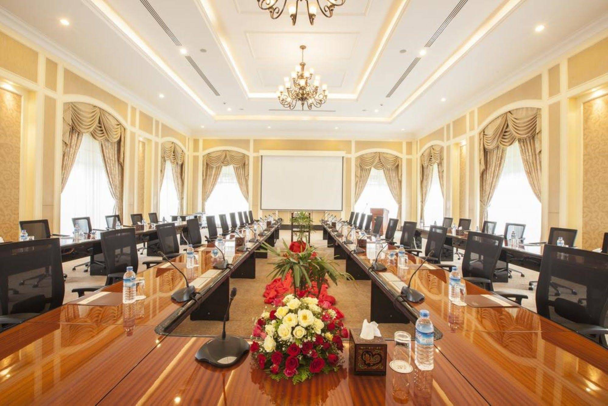 Grand Amara Hotel