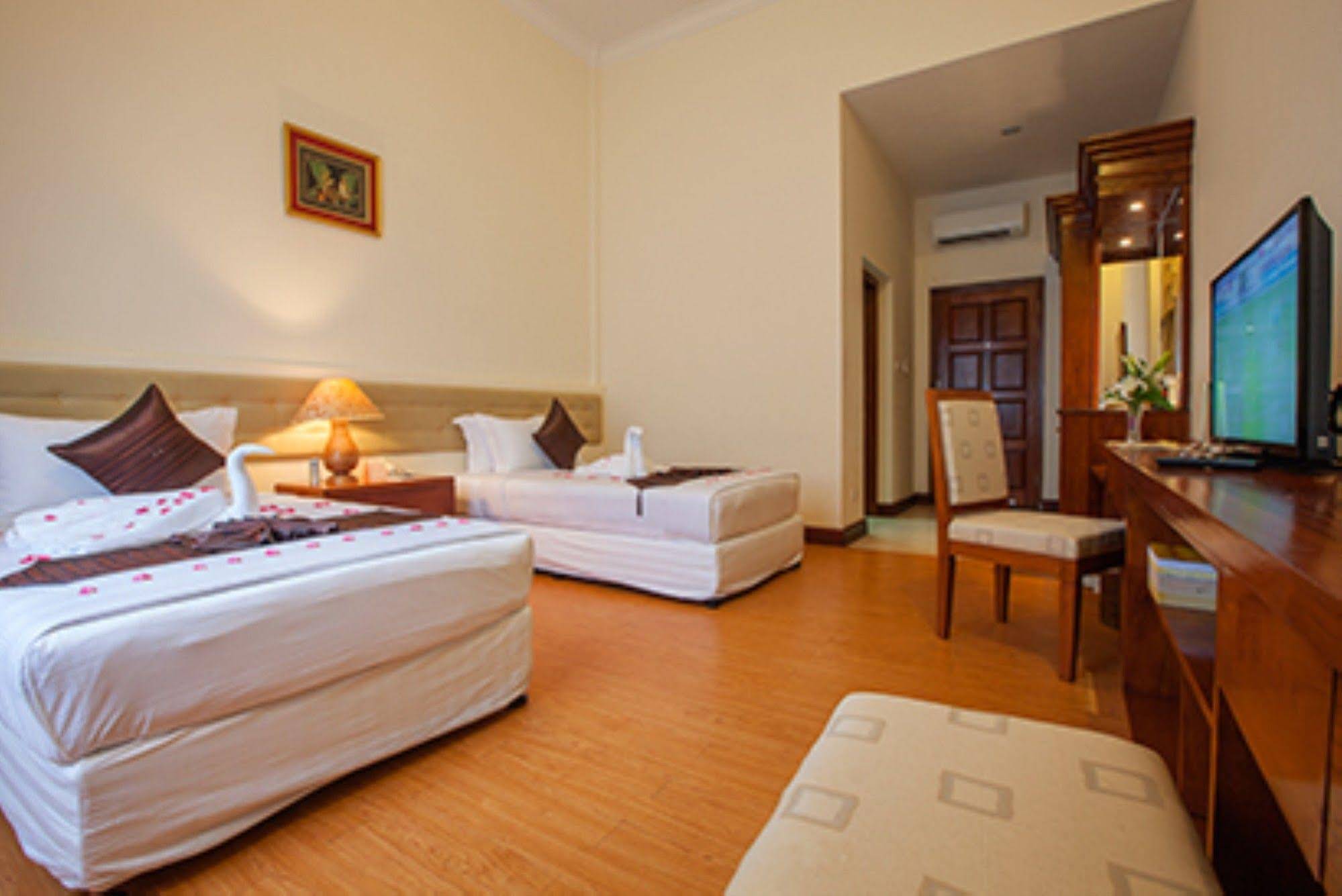 Grand Amara Hotel