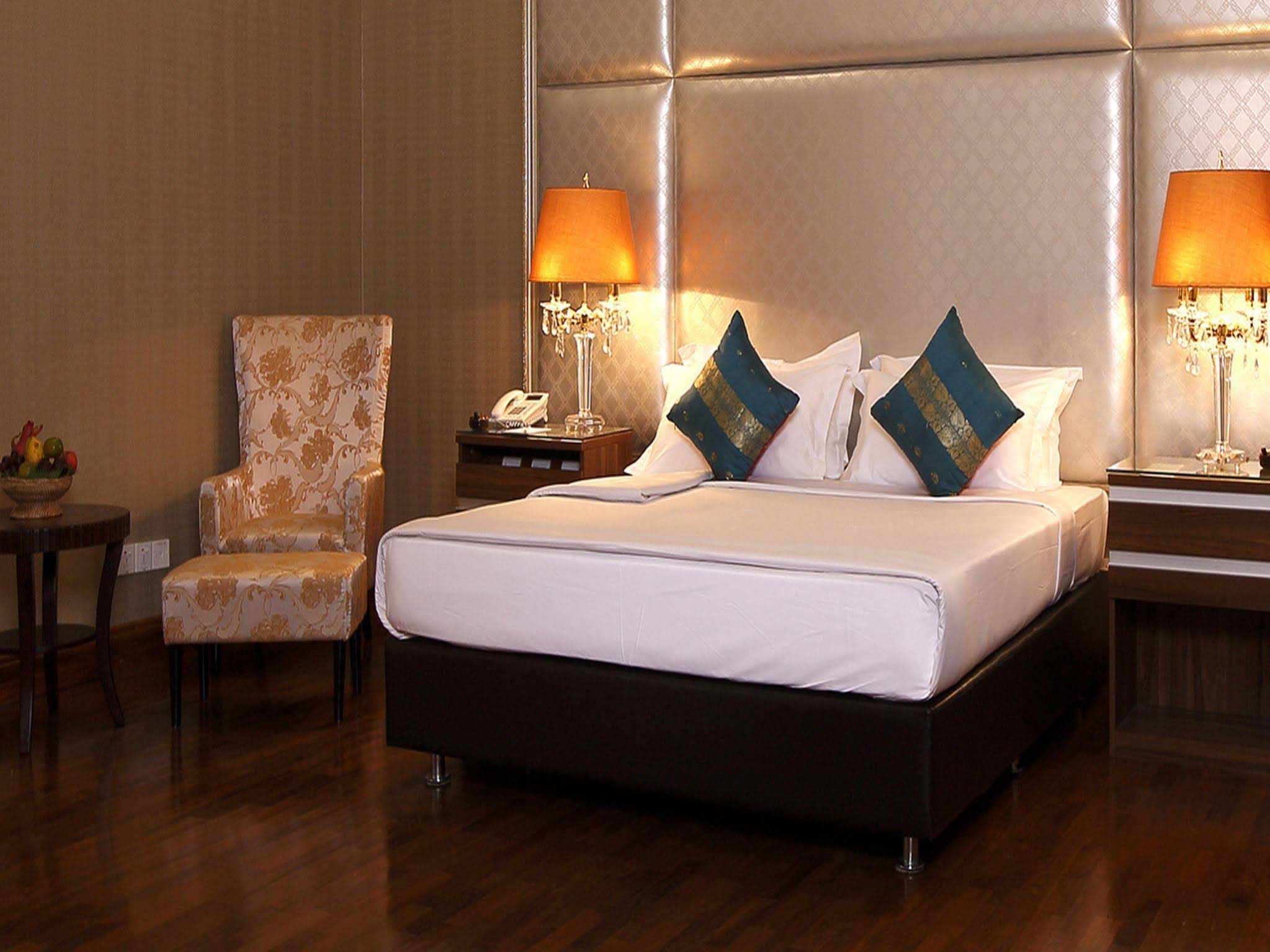 Horizon Lake View Resort Hotel