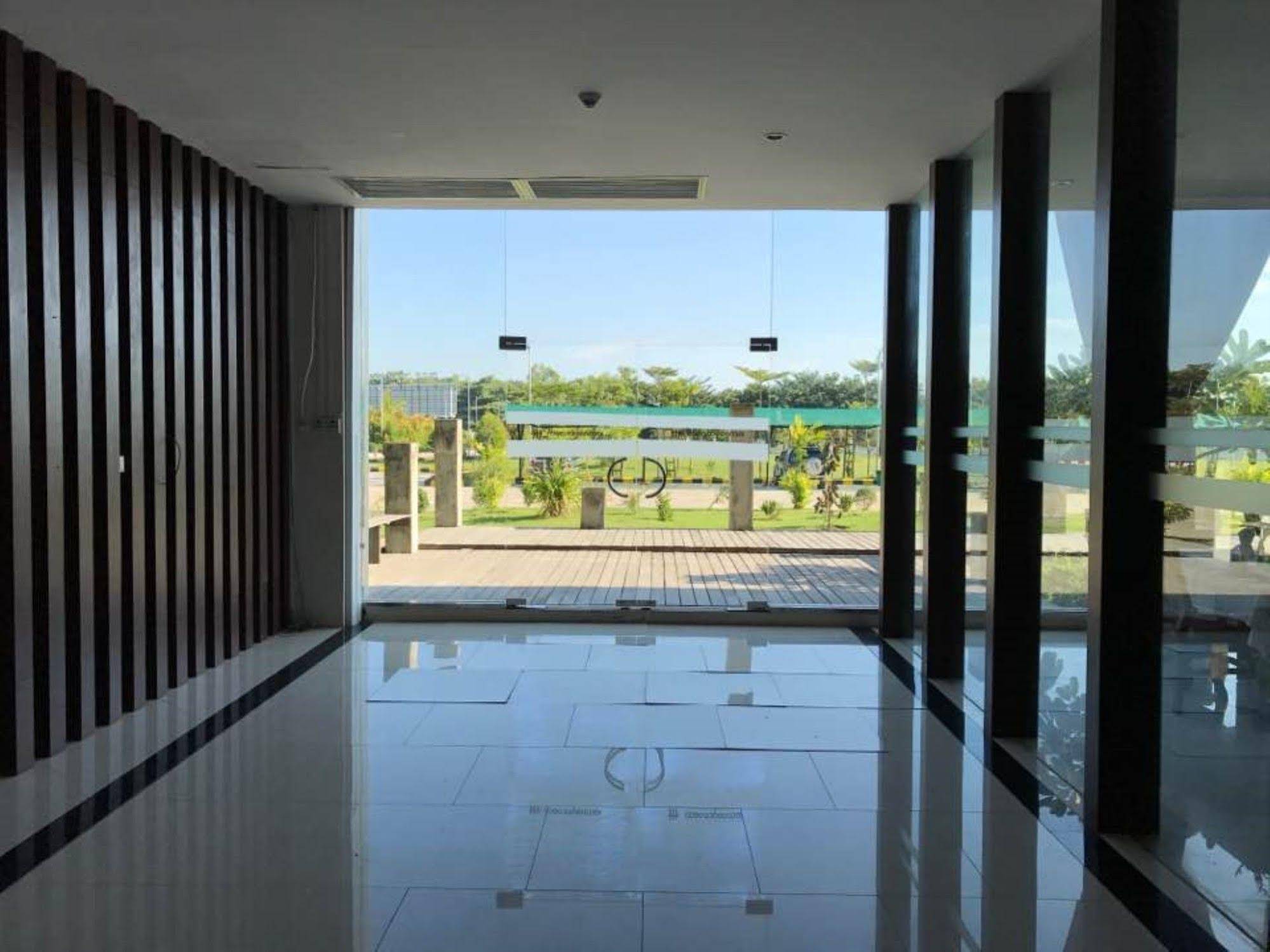 Man Myanmar Hotel
