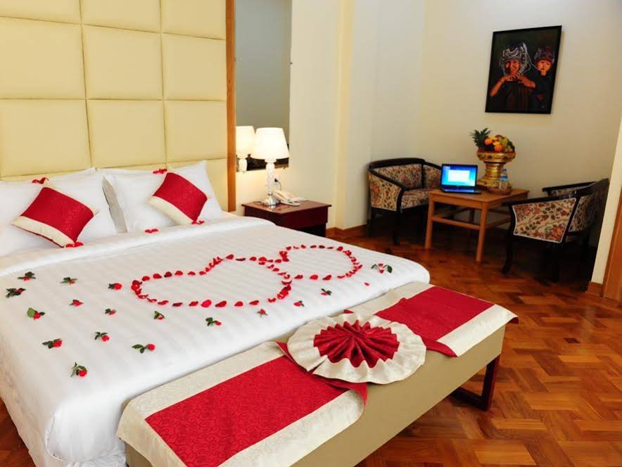 Royal Inlay Hotel
