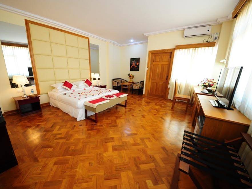 Royal Inlay Hotel