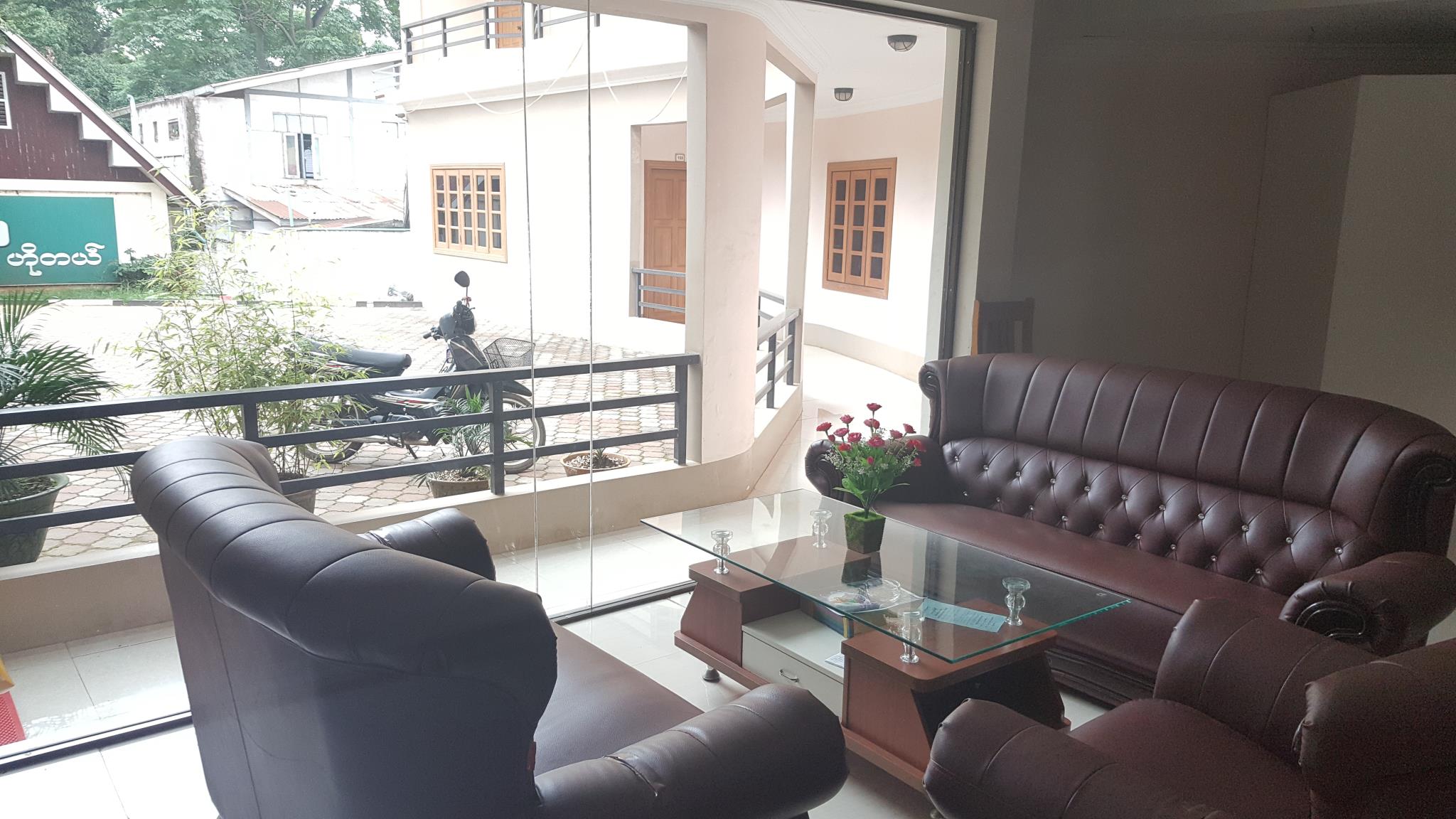 Mya Nanda Hotel