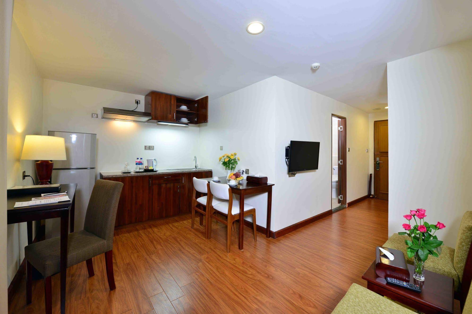 Cherry Hills Hotel