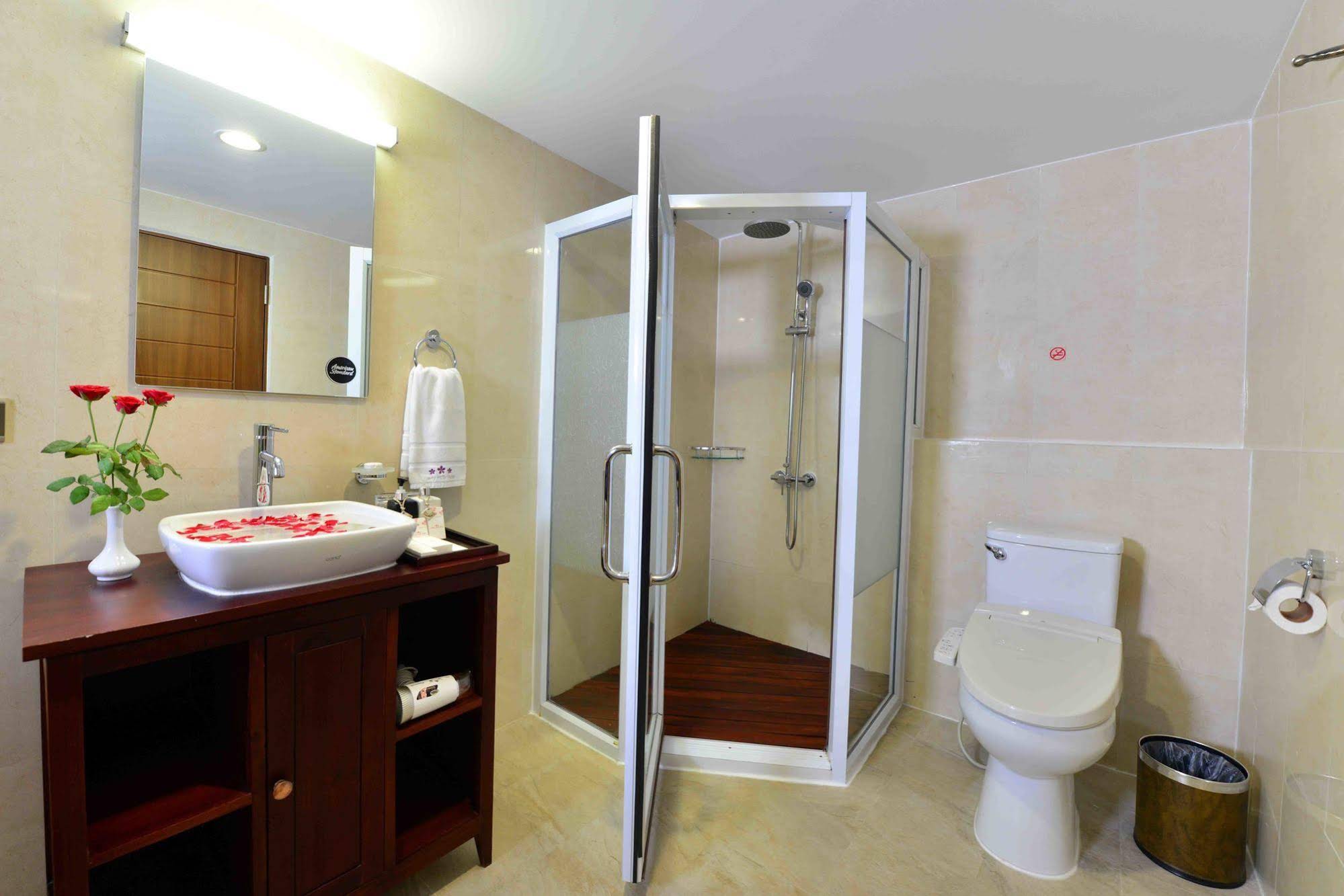 Cherry Hills Hotel