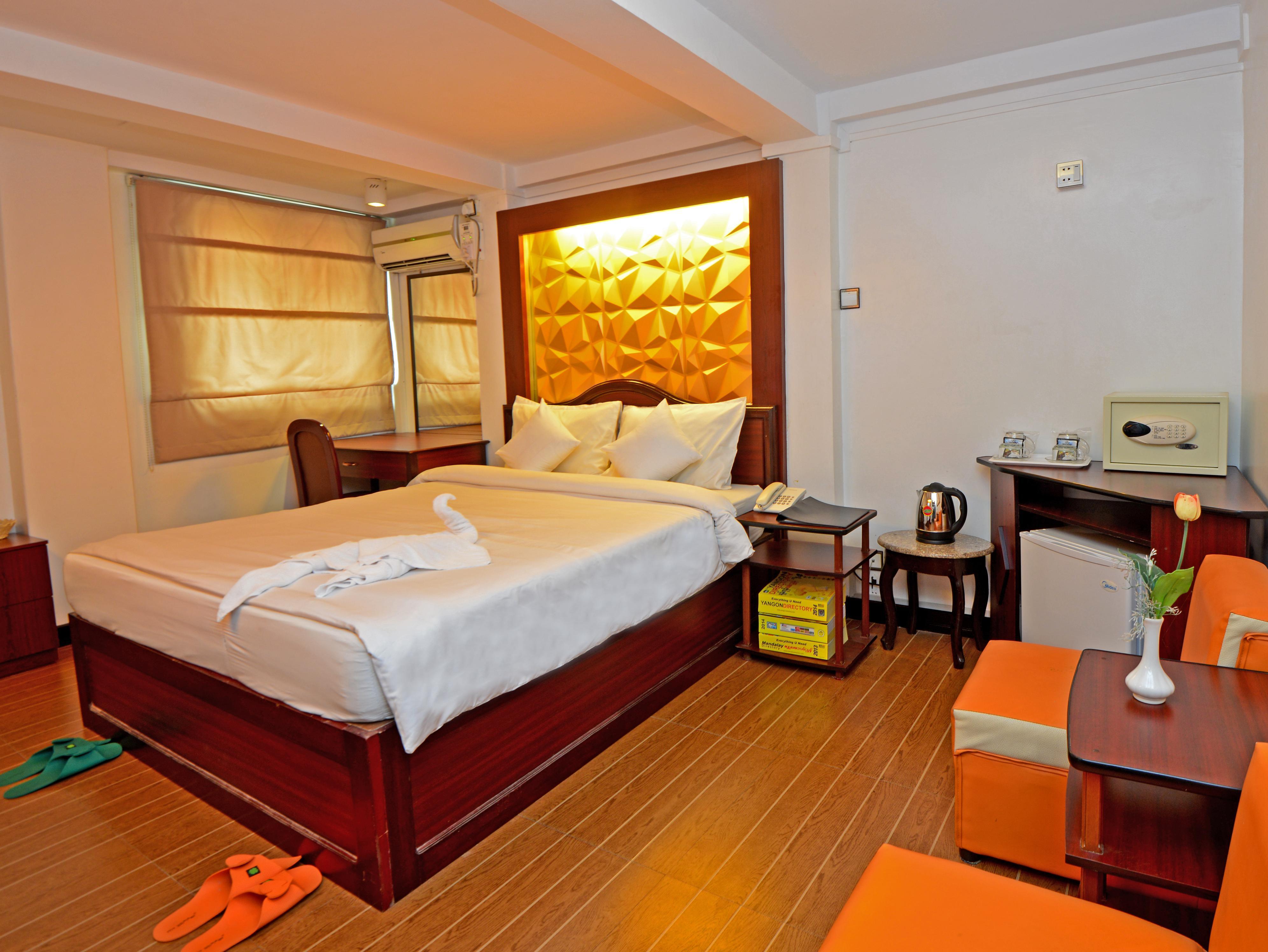 Clover Hotel