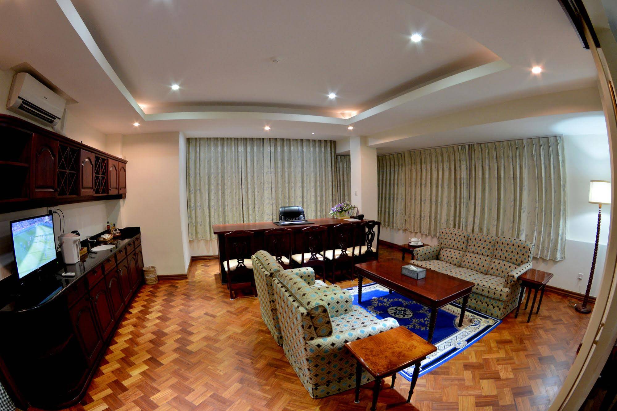 Golden Butterfly Hotel
