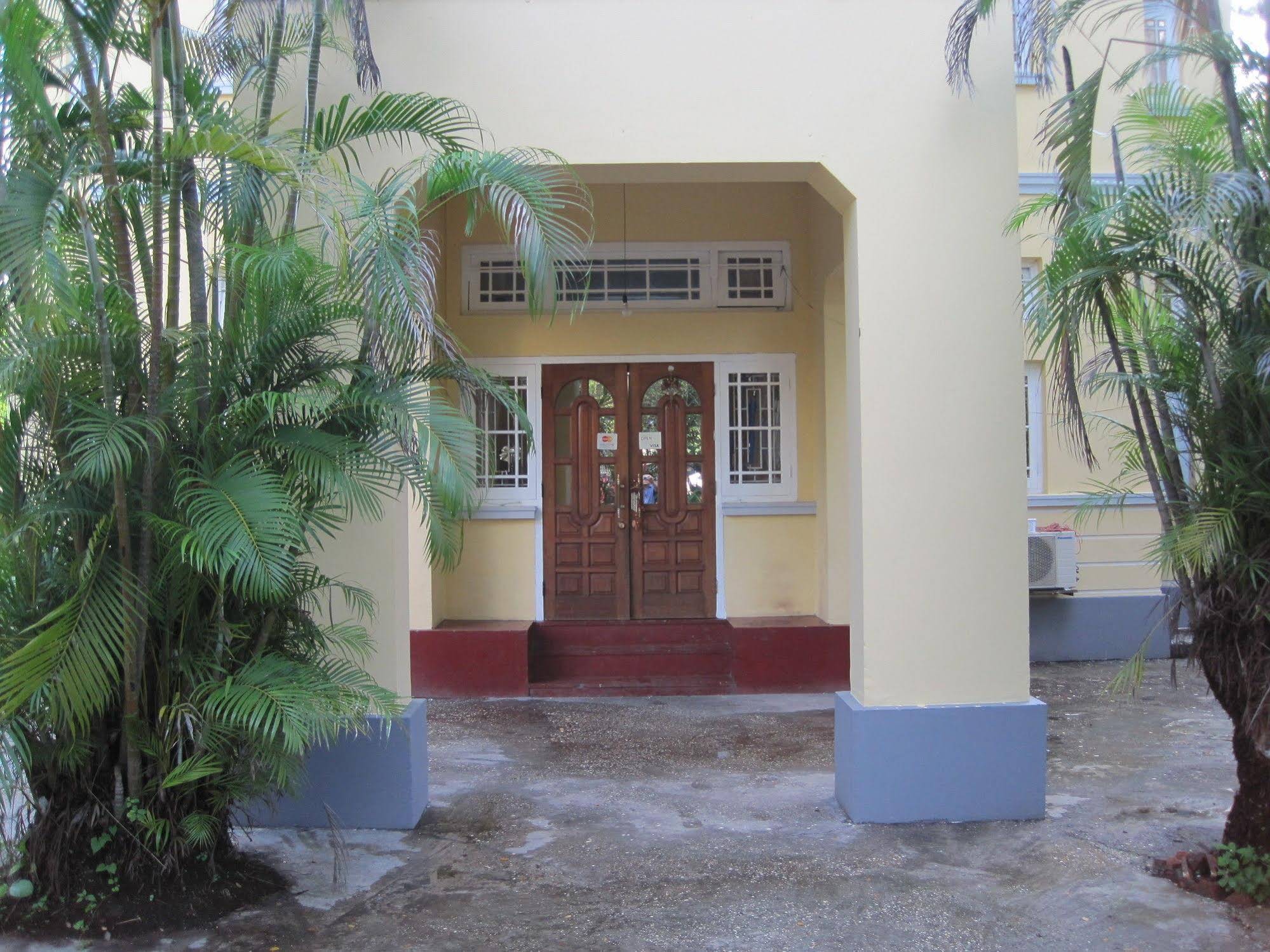 Golden Guest Inn