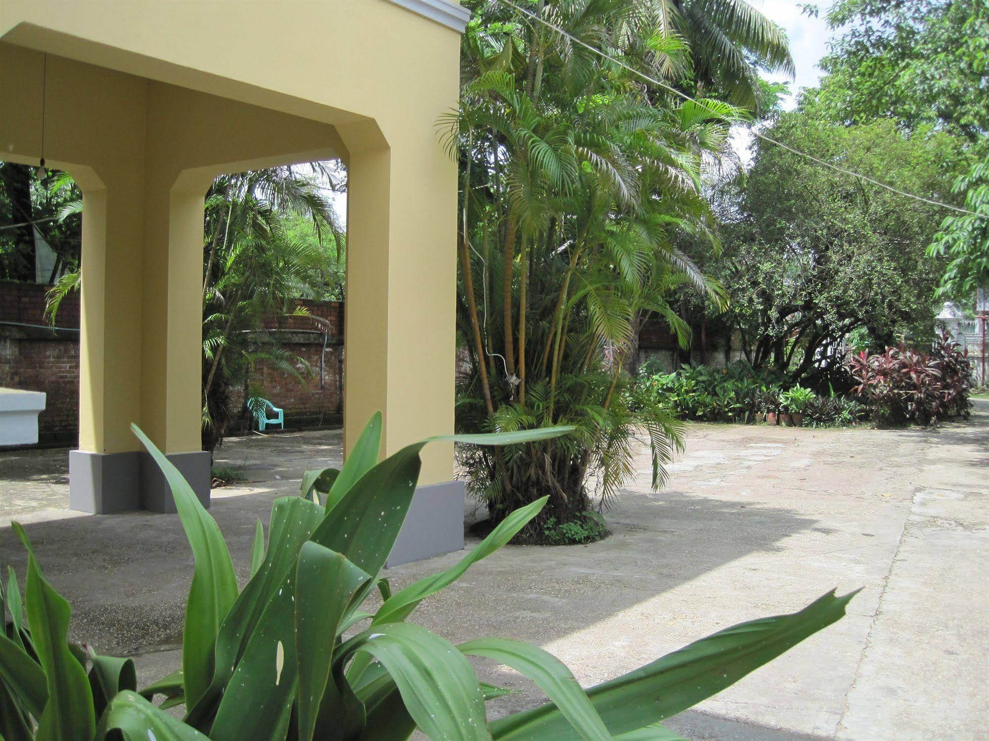 Golden Guest Inn