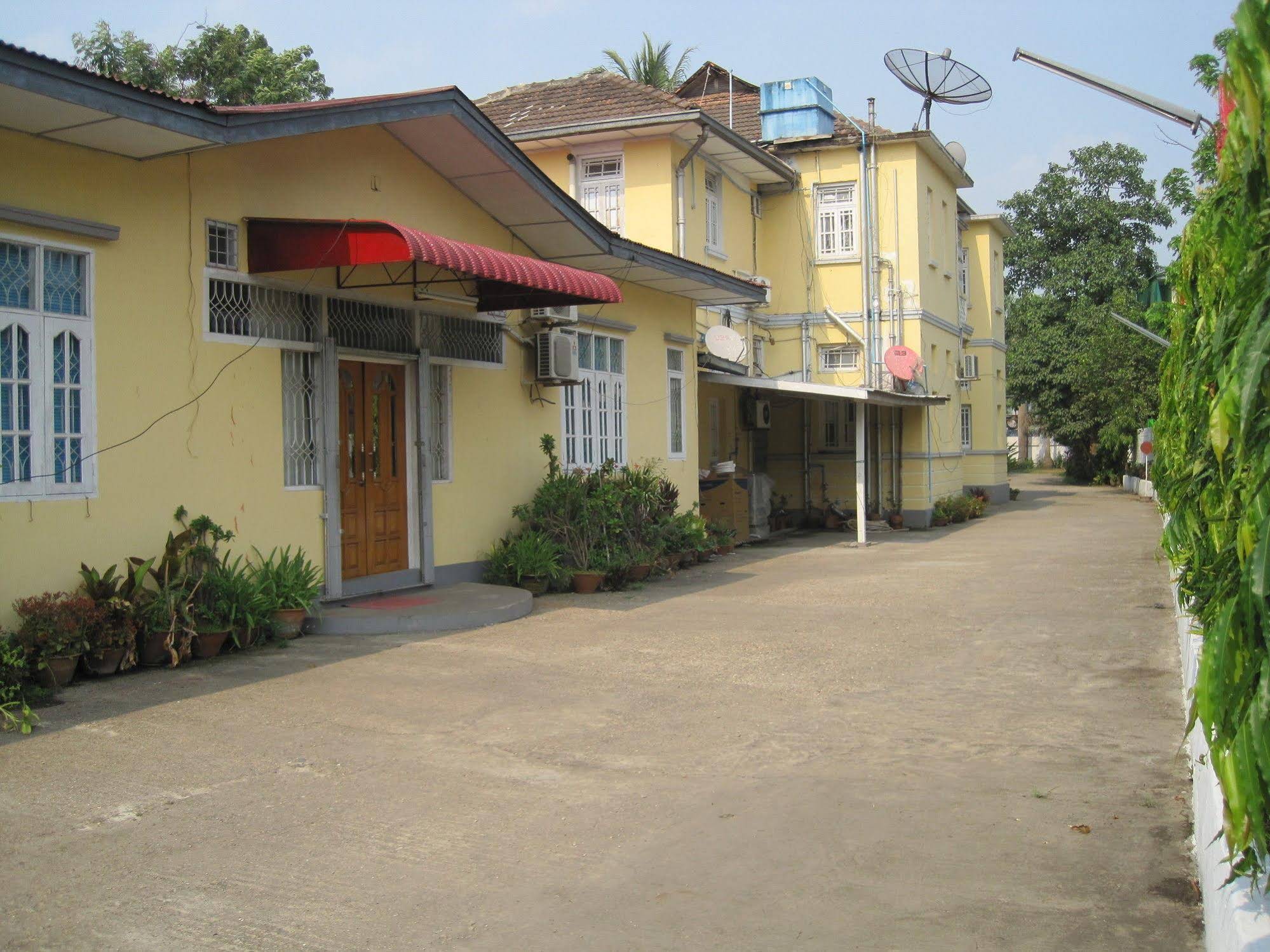 Golden Guest Inn