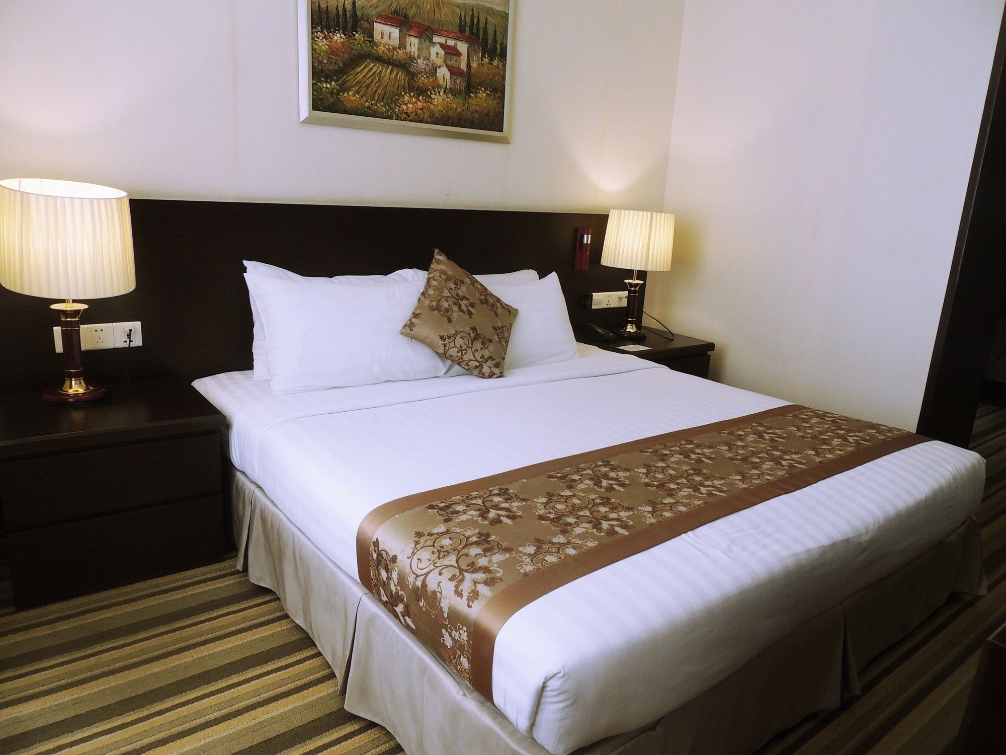 Esperado Lake View Hotel