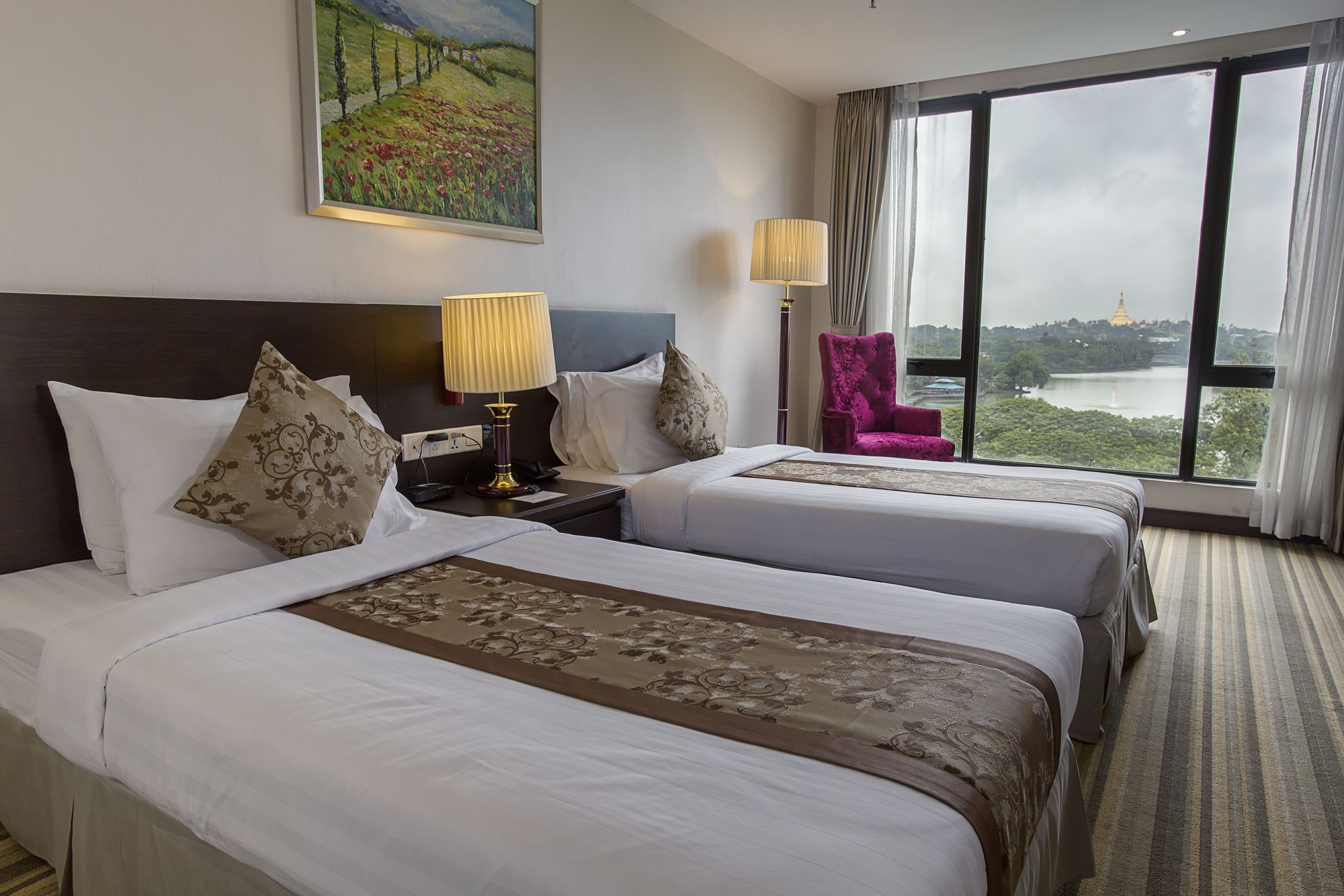 Esperado Lake View Hotel