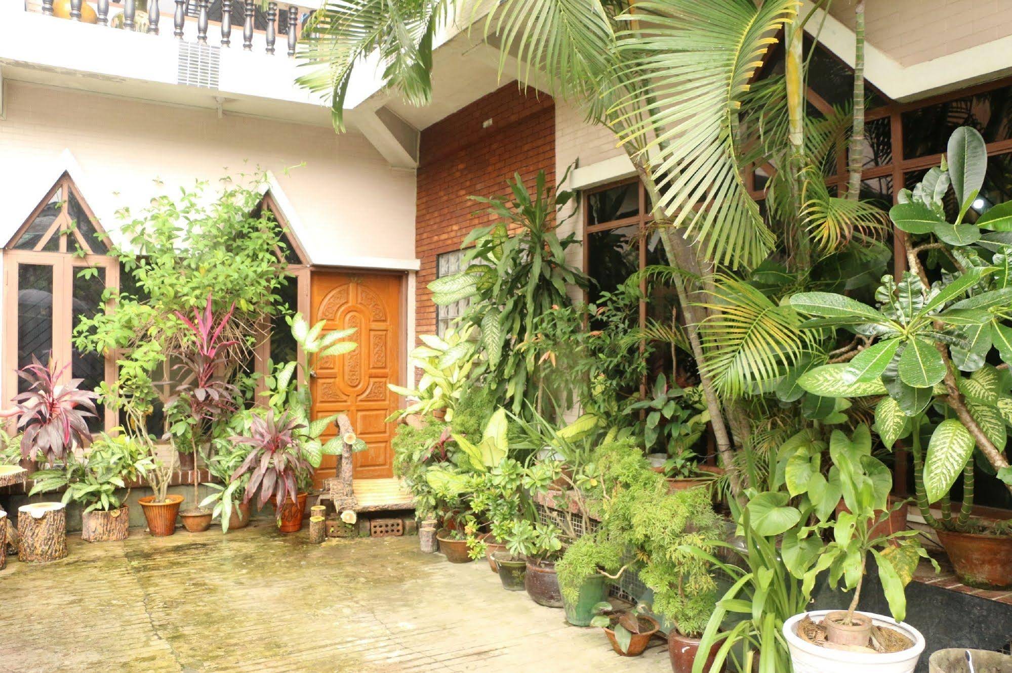 Kaung Lay Inn