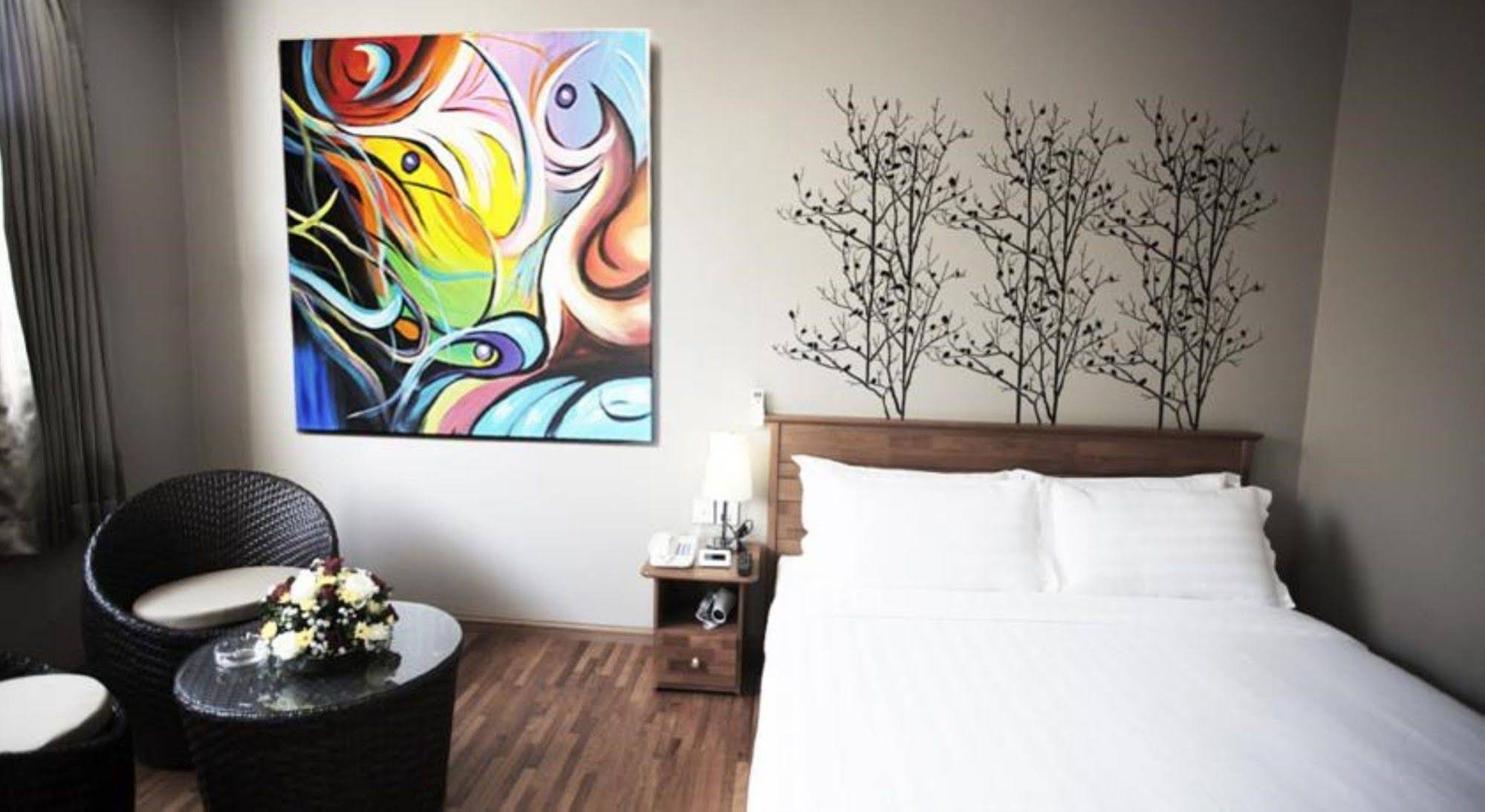 Merchant Art Boutique Hotel