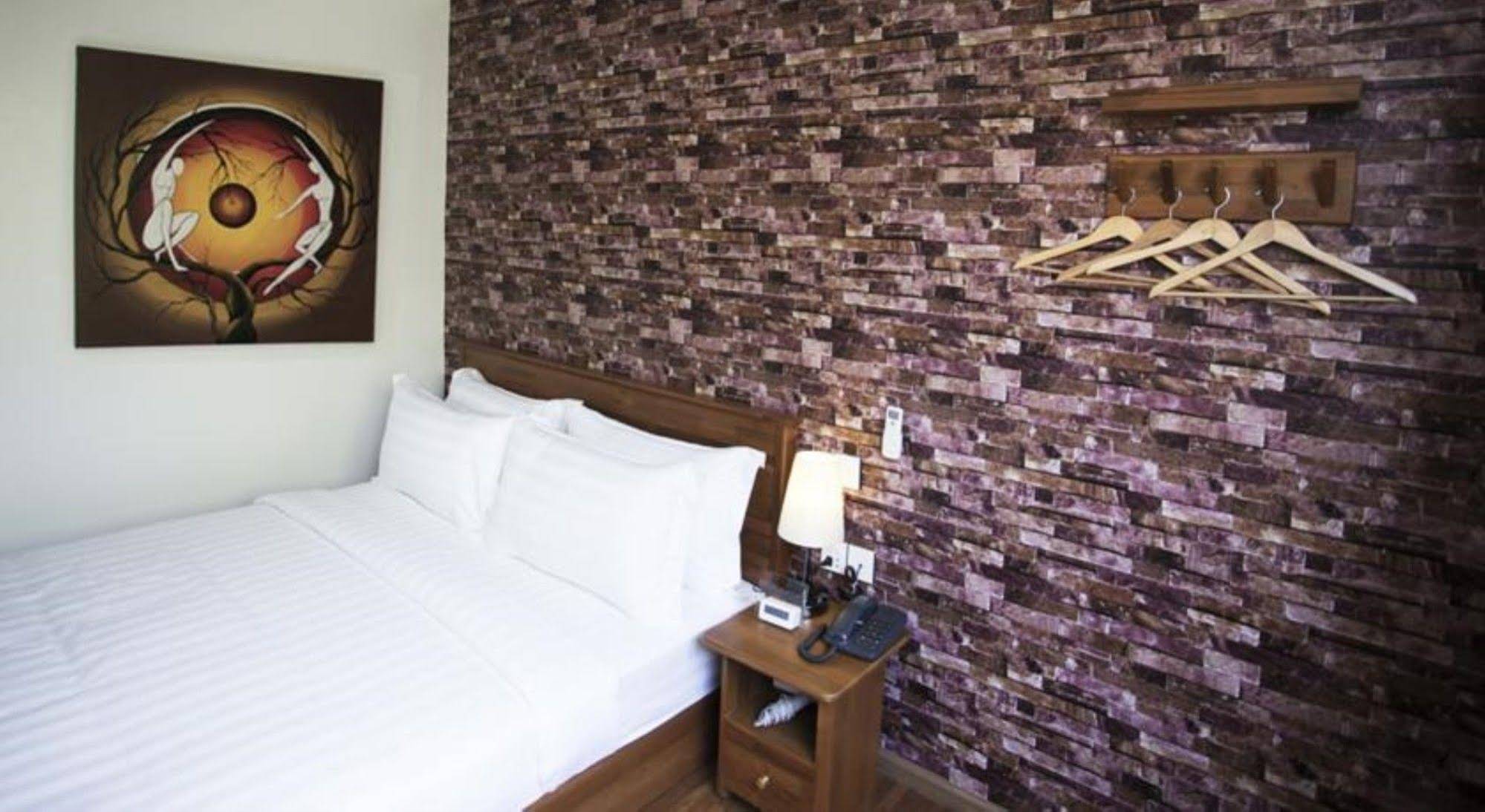 Merchant Art Boutique Hotel