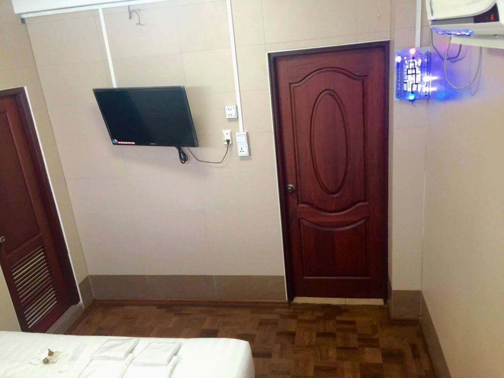 Pandora Motel