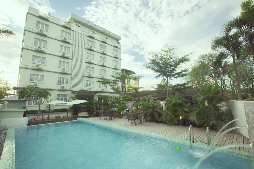Platinum River View Hotel