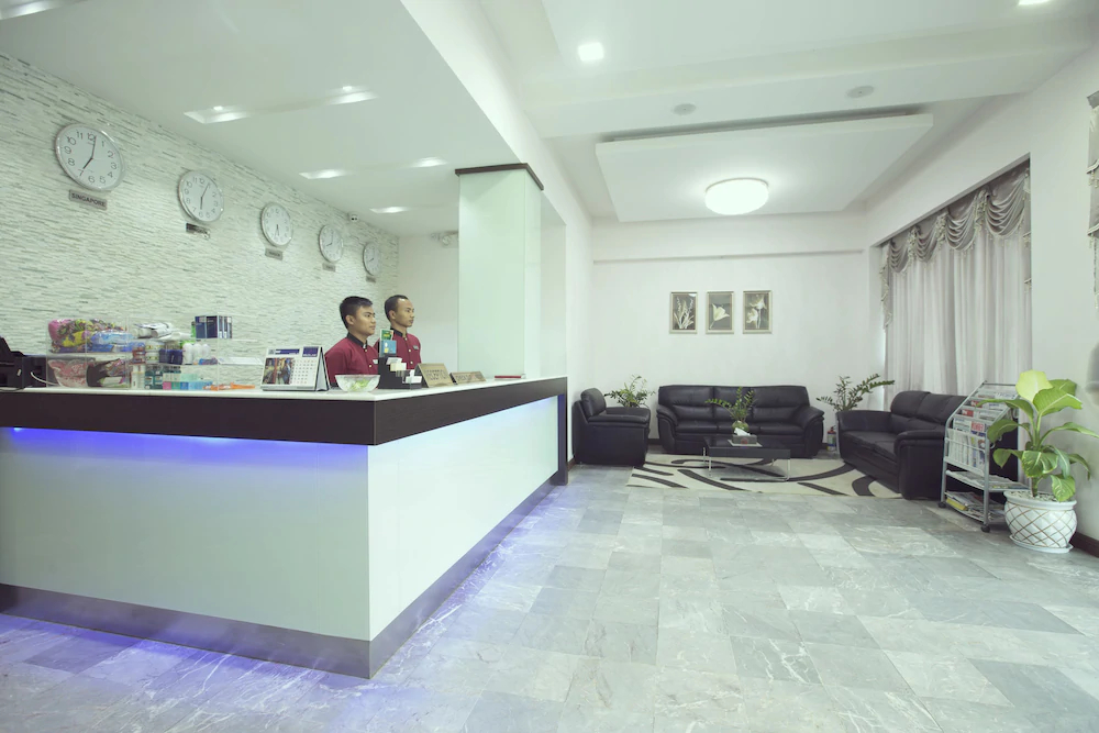 Platinum River View Hotel