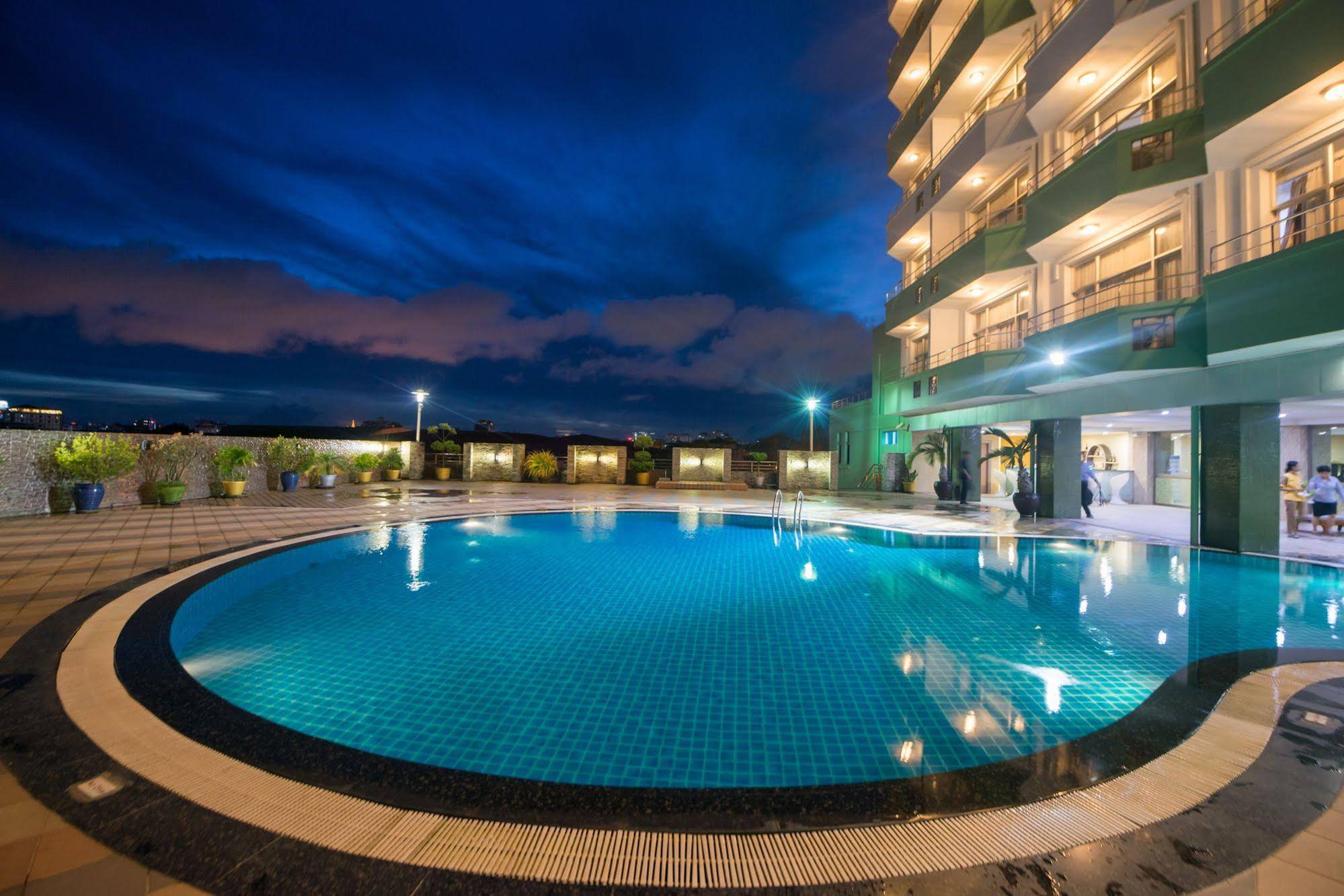 Sky Star Hotel