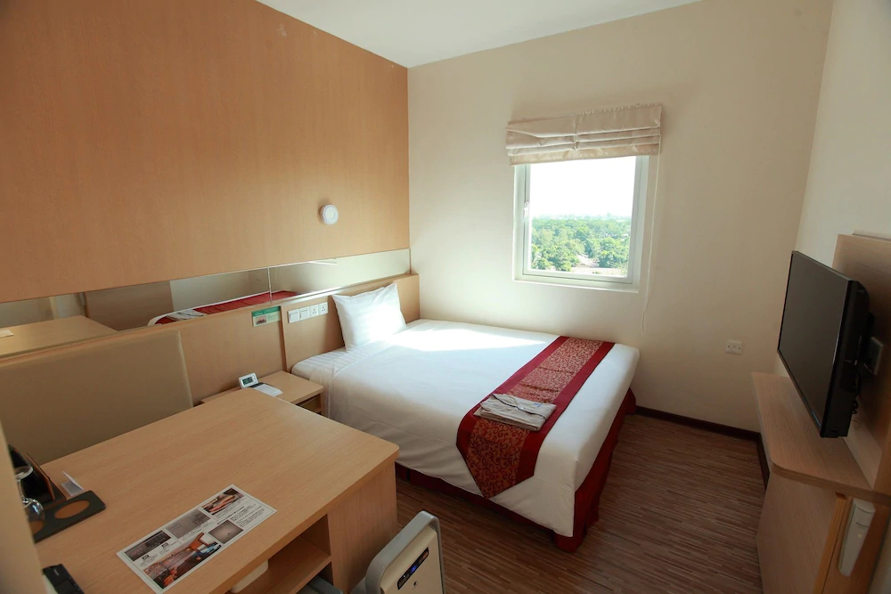 Super Hotel Yangon Kabar Aye Road