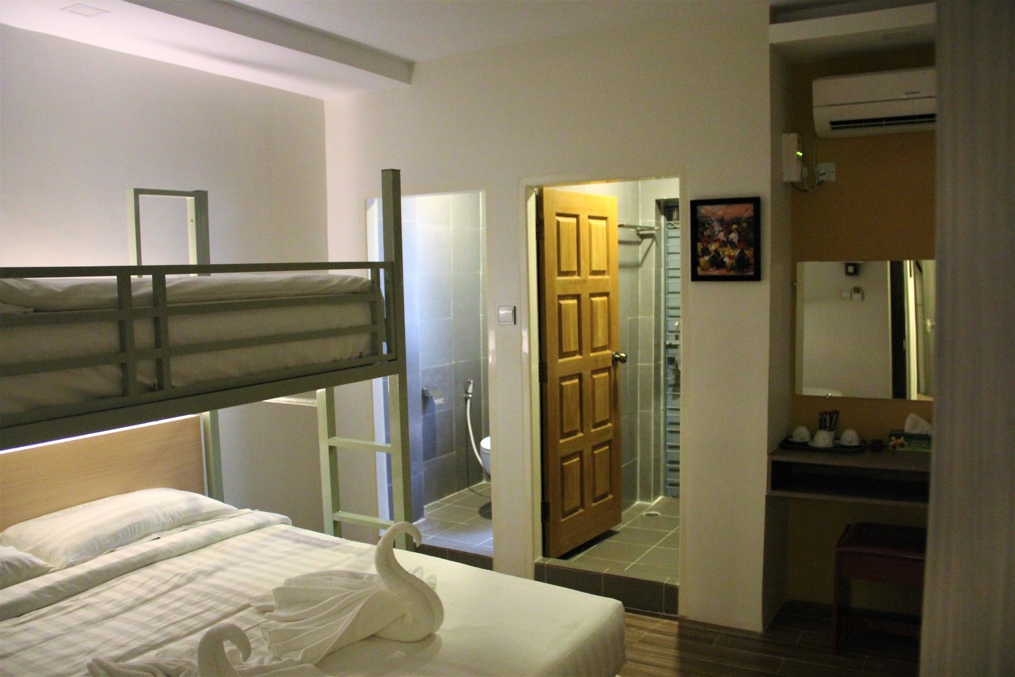 The Vibe Inn