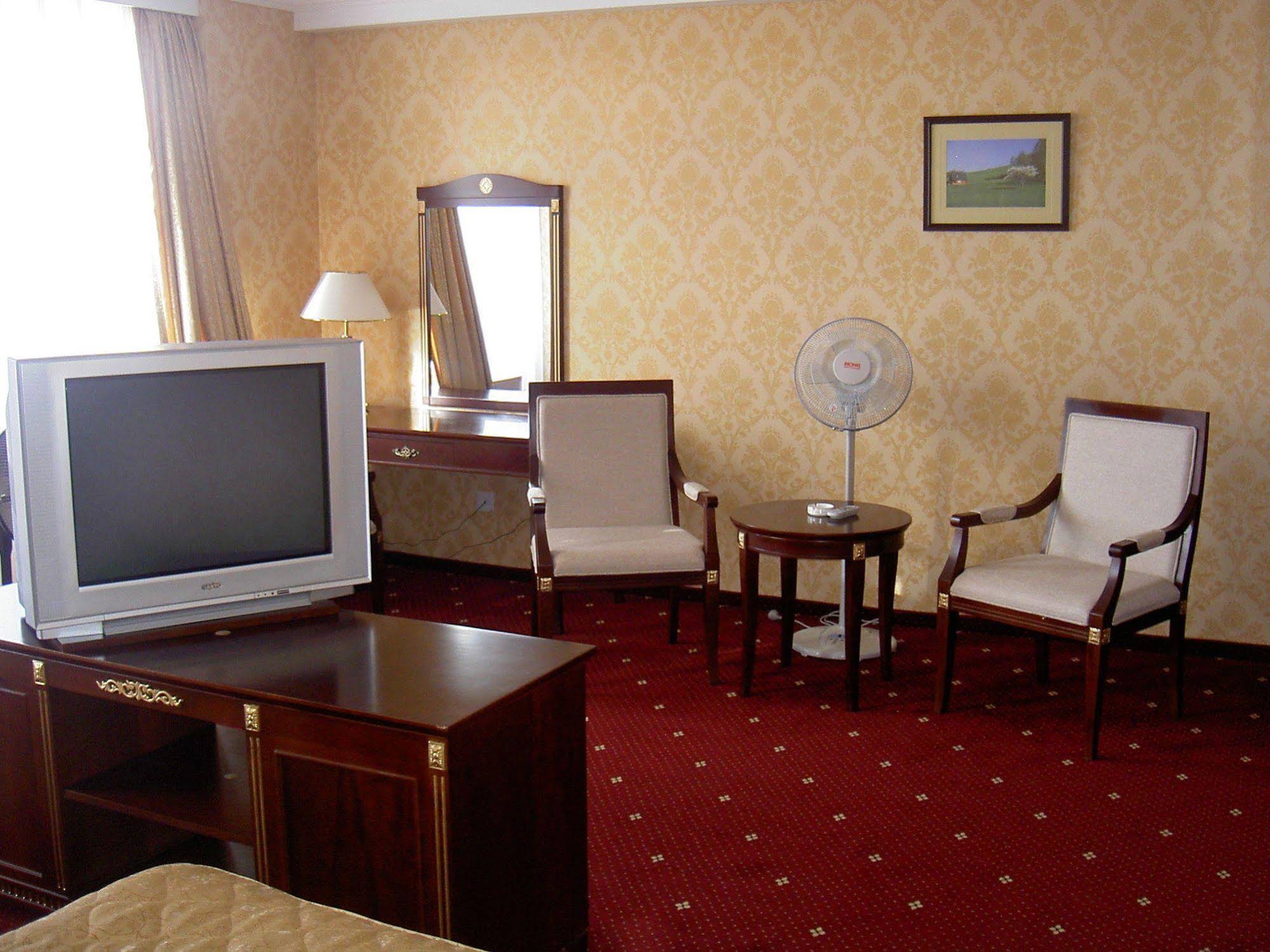 White House Hotel