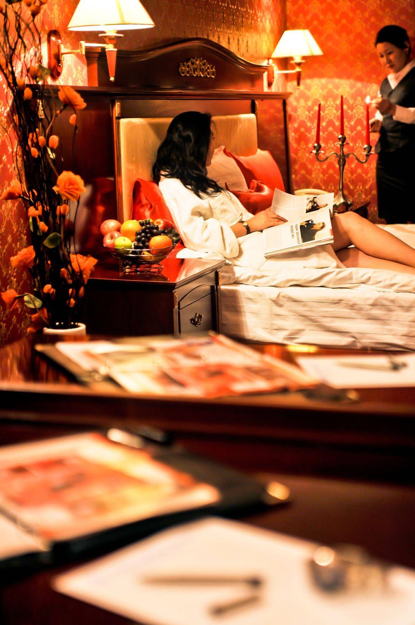 White House Hotel