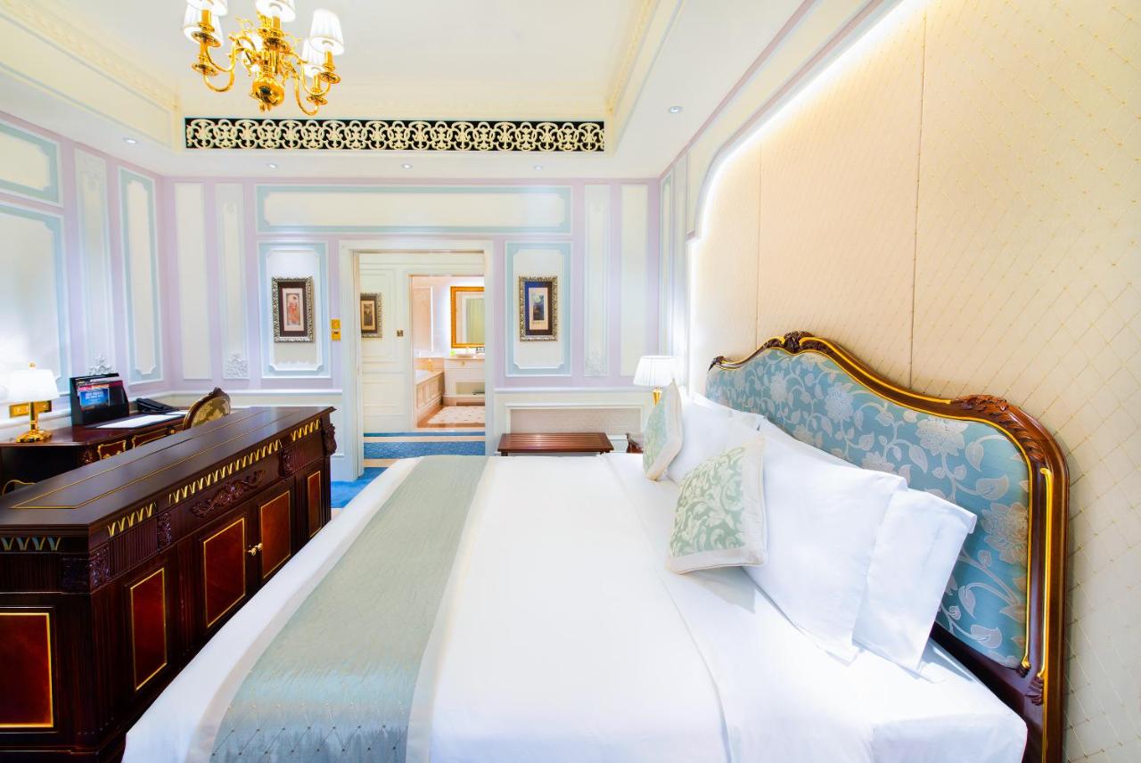 Legend Palace Hotel