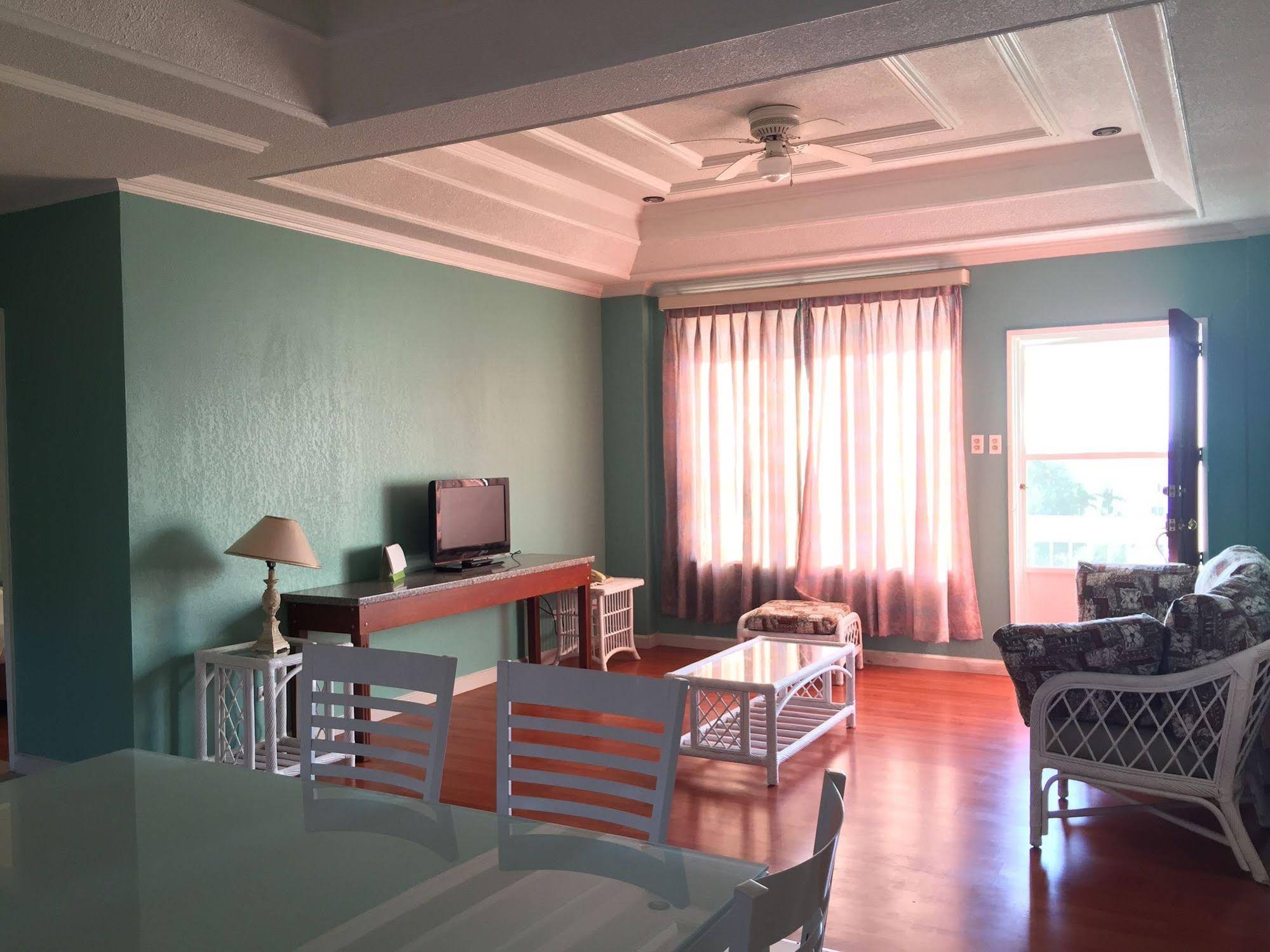 Beach Garden Hotel & Apartment