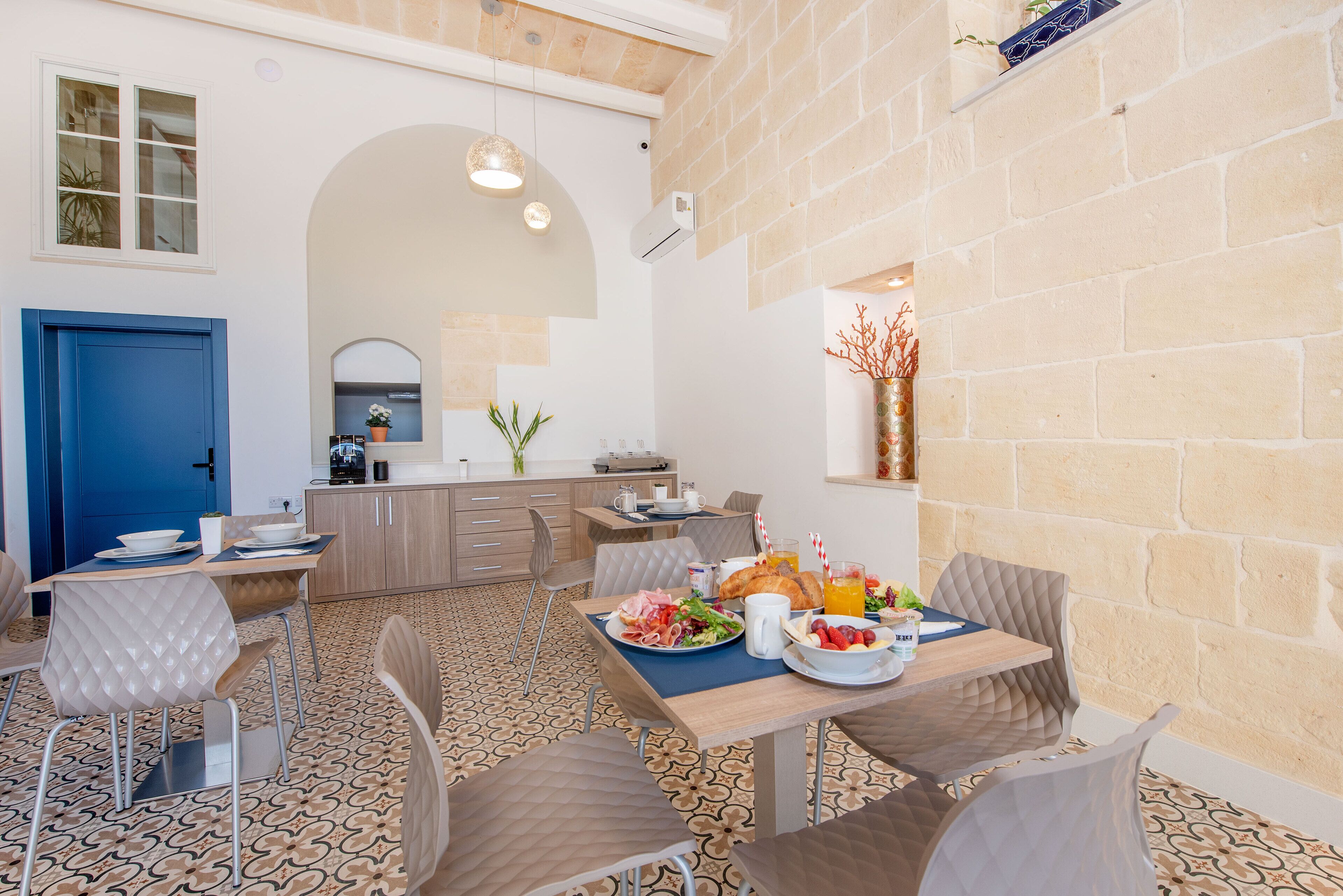 Georges Boutique Living