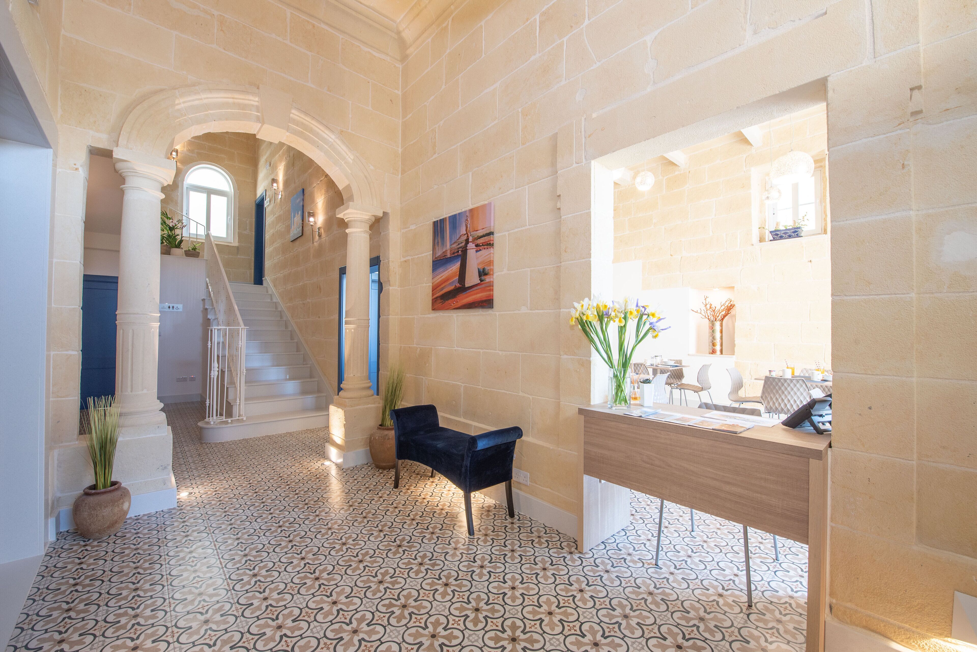 Georges Boutique Living