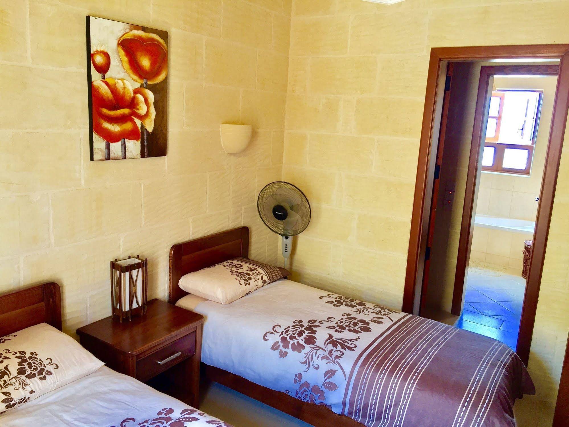 Qronfla Farmhouse B&B