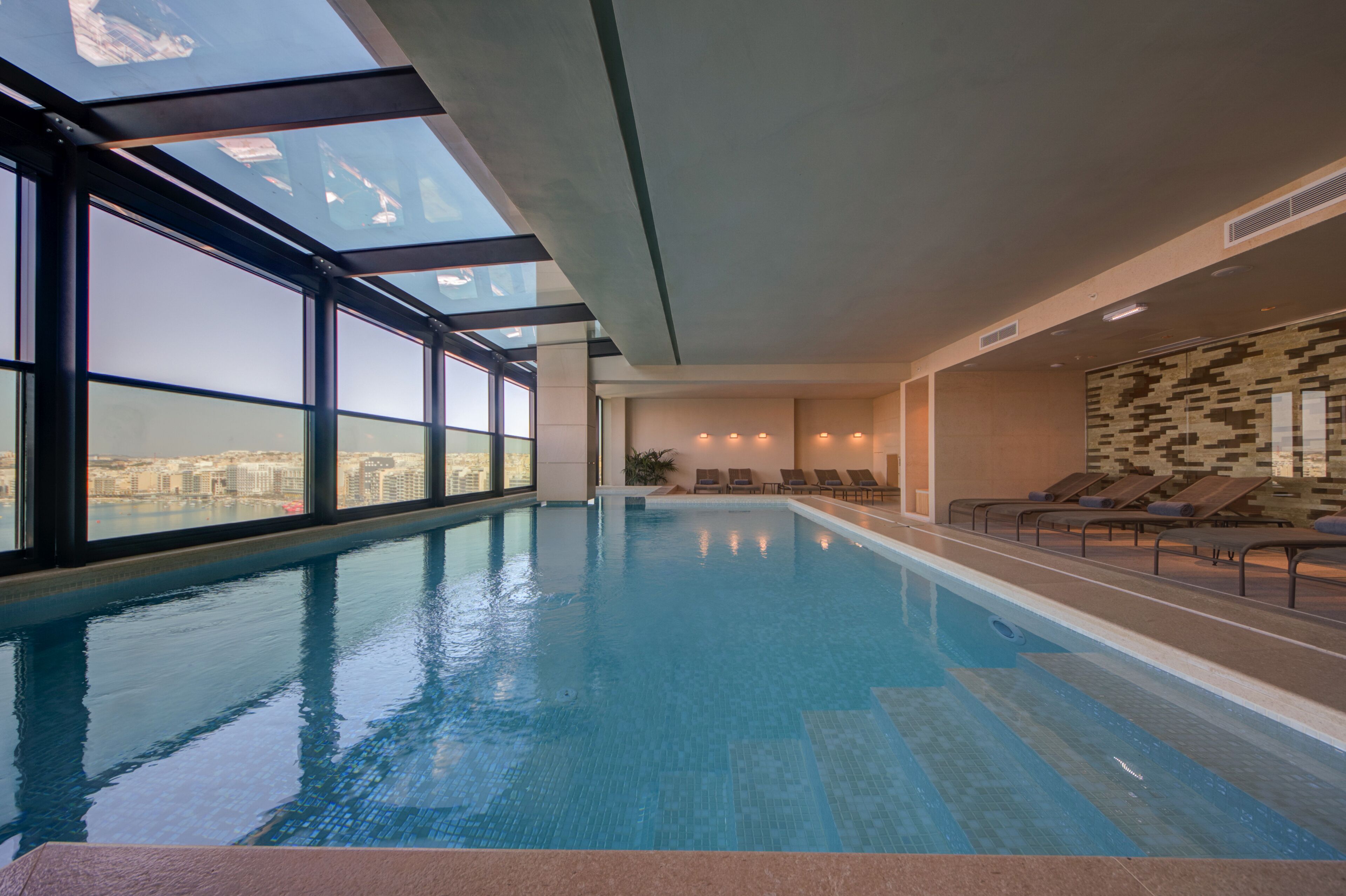 Land's End, Boutique Hotel