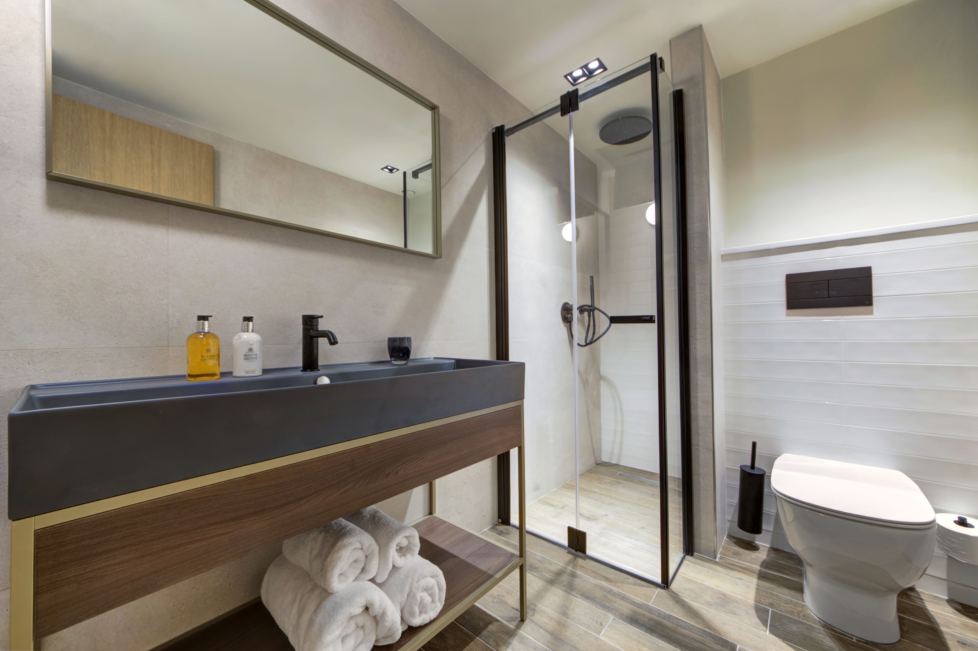 Land's End, Boutique Hotel