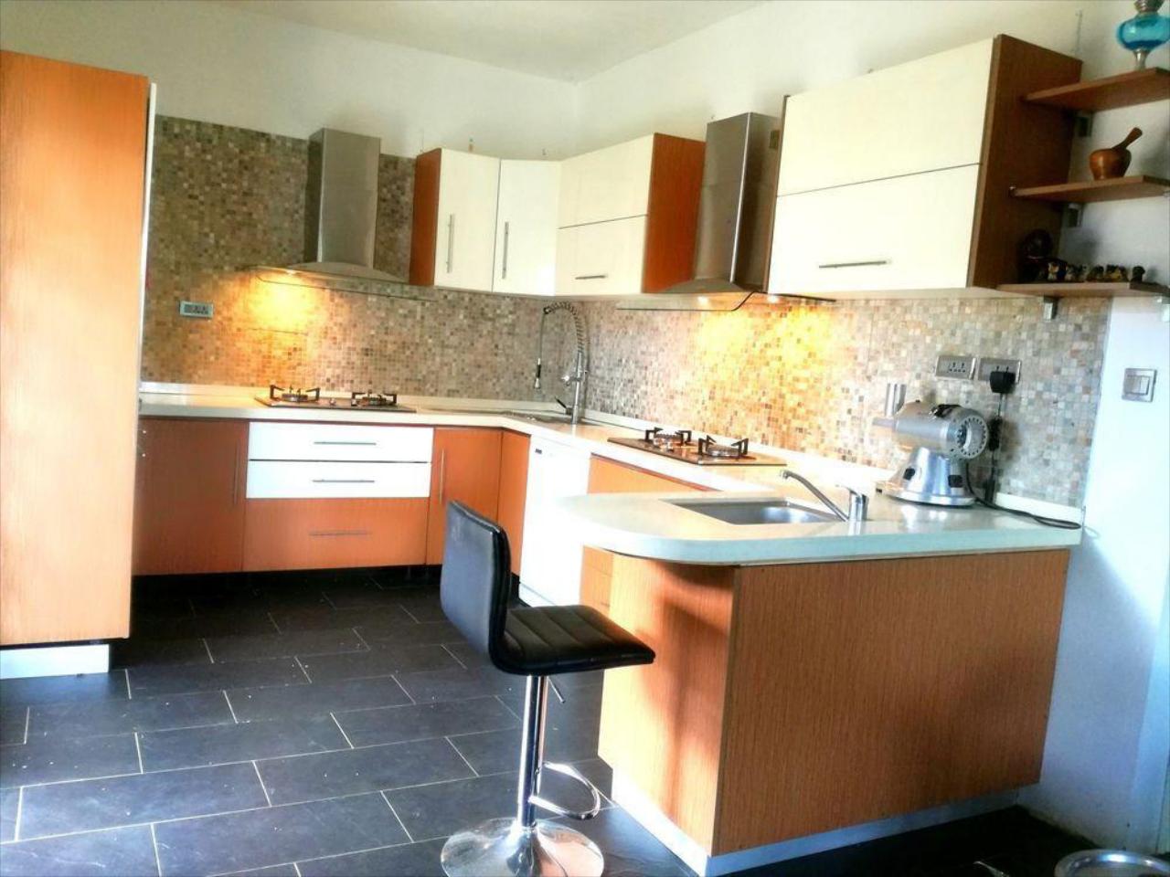 Bahama Breeze Beach Apartment B&B